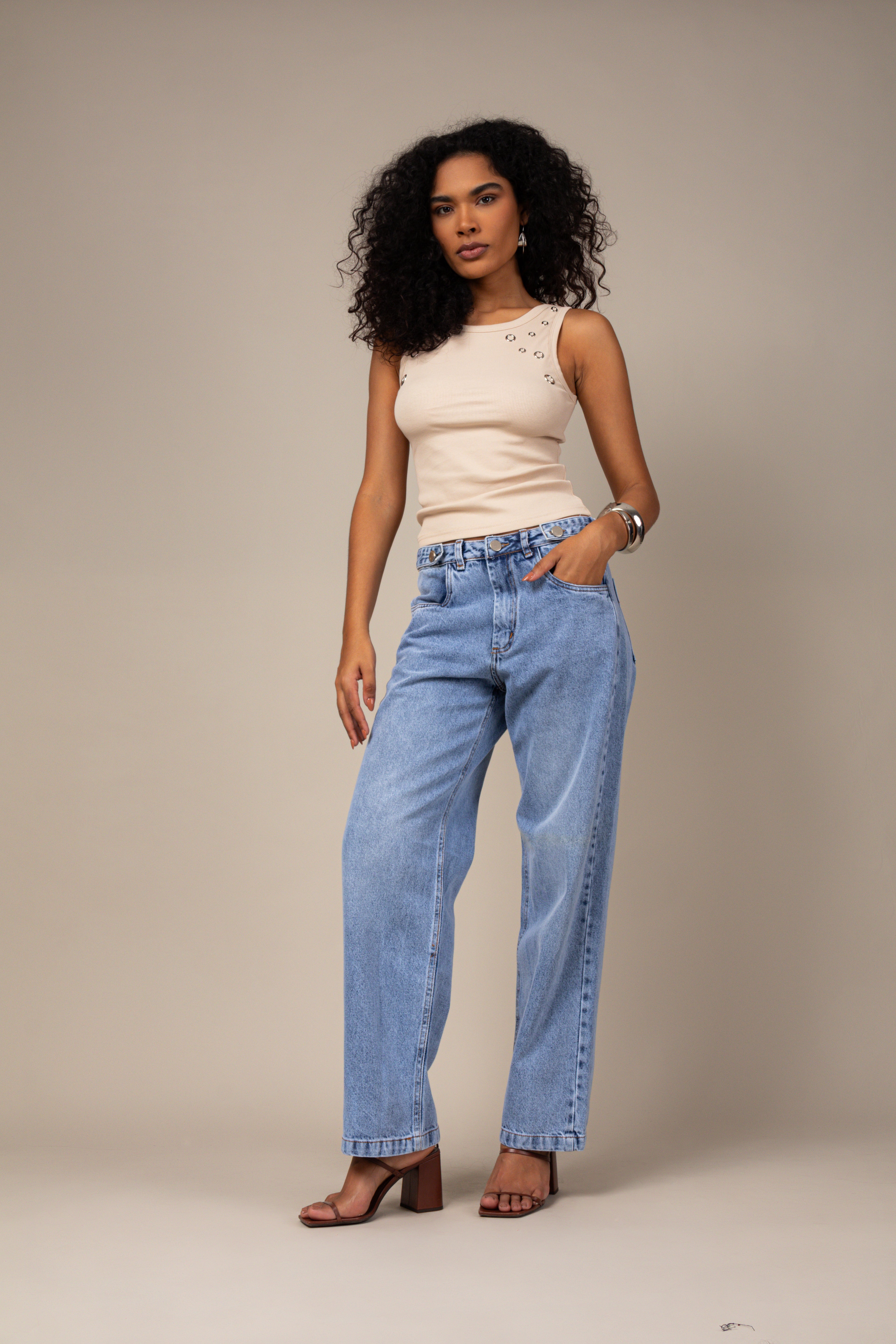 Calça sarja boyfriend média