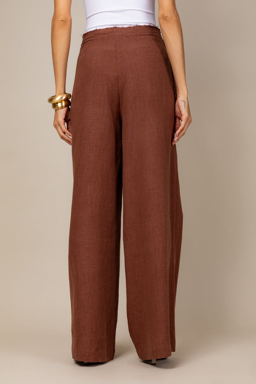 Calça alfaiataria com cinto
