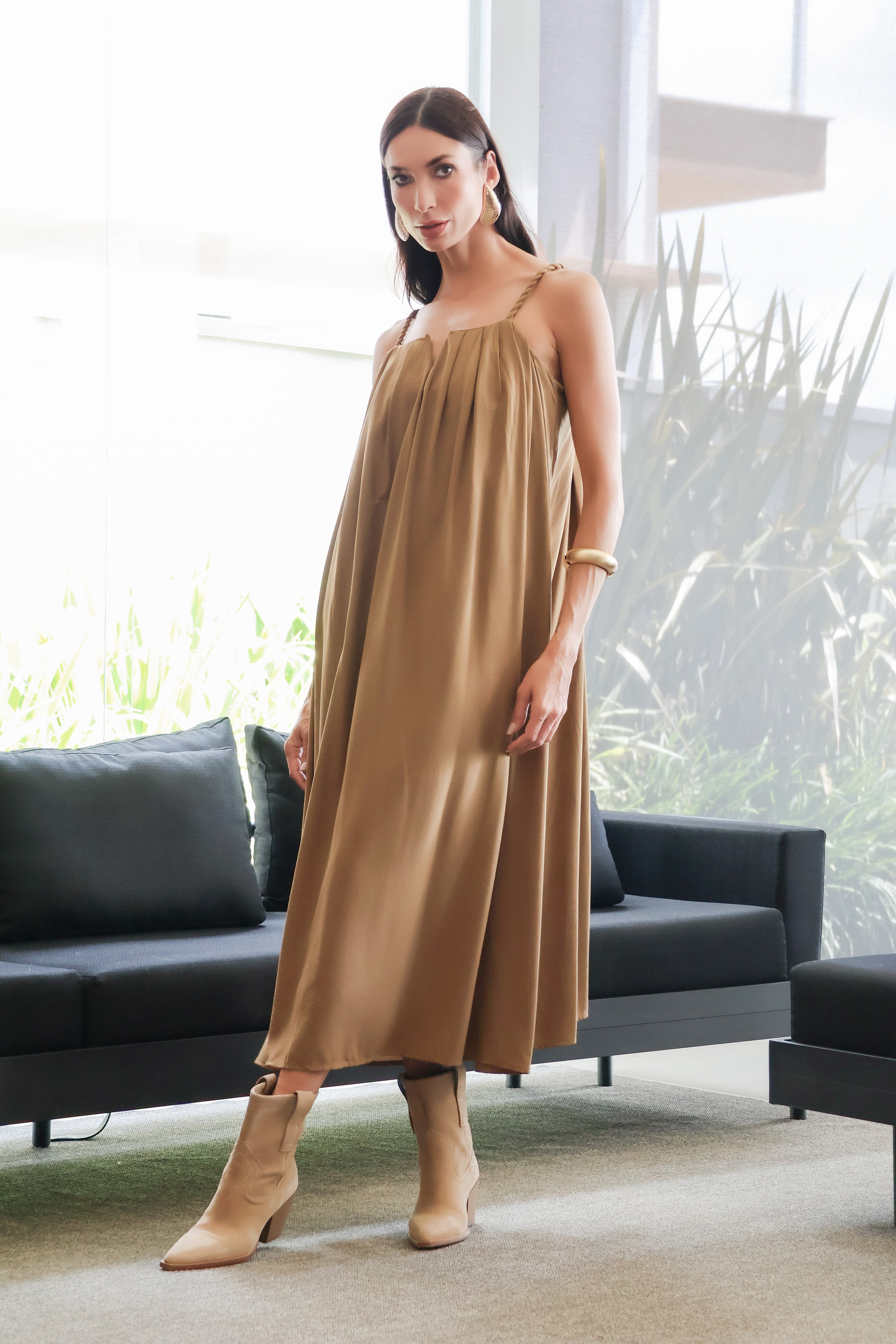 Vestido midi de alças trançada
