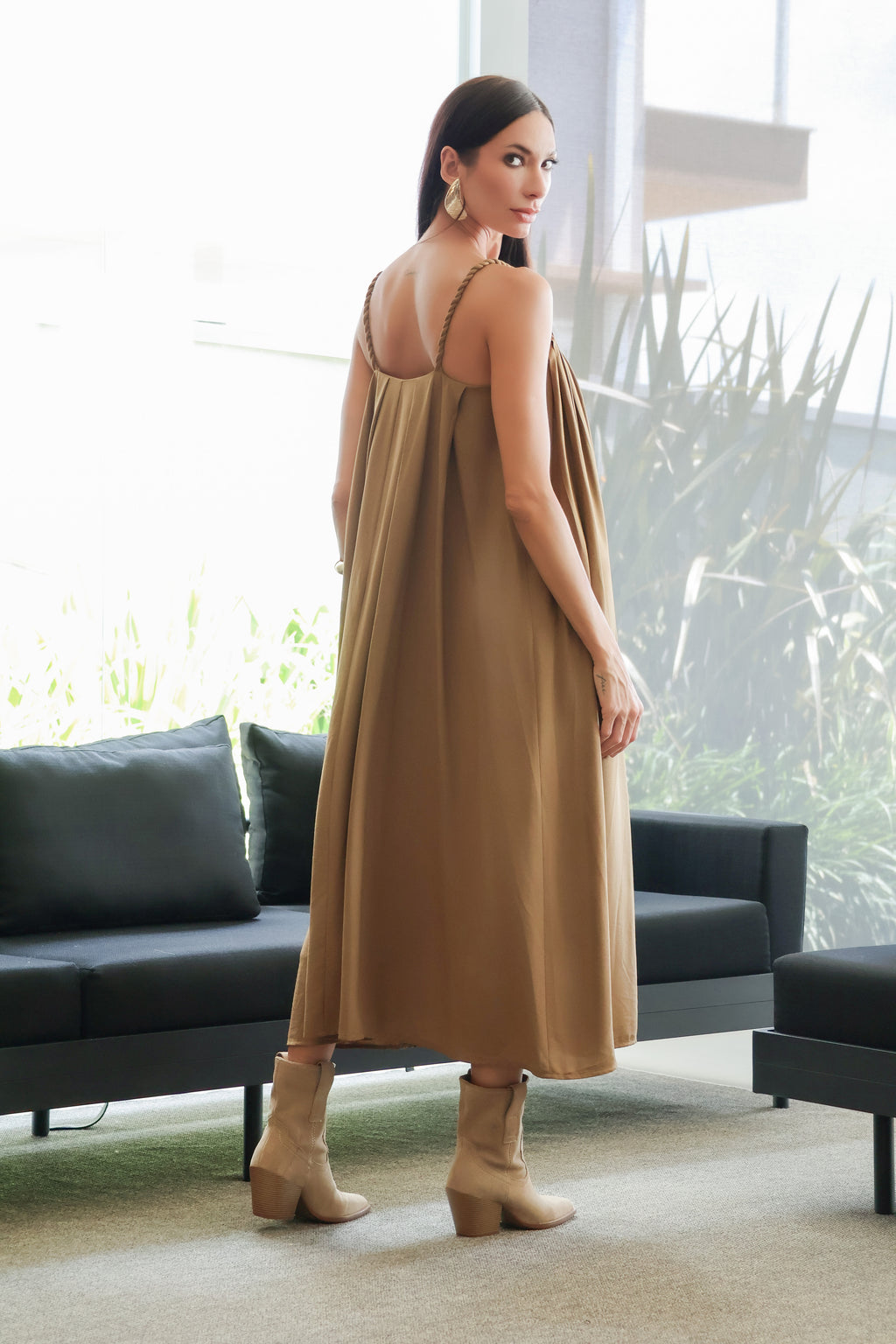 Vestido midi de alças trançada