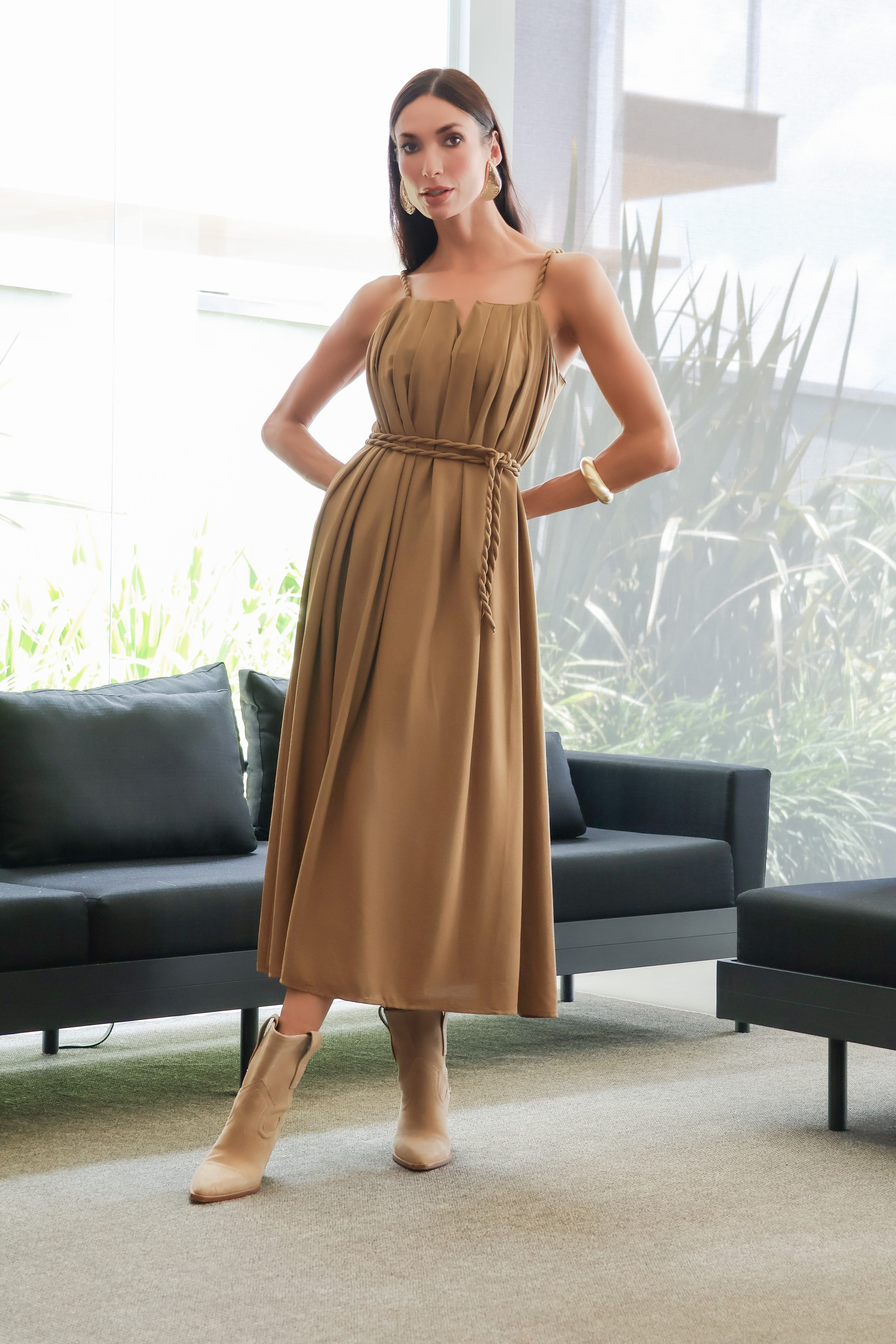 Vestido midi de alças trançada