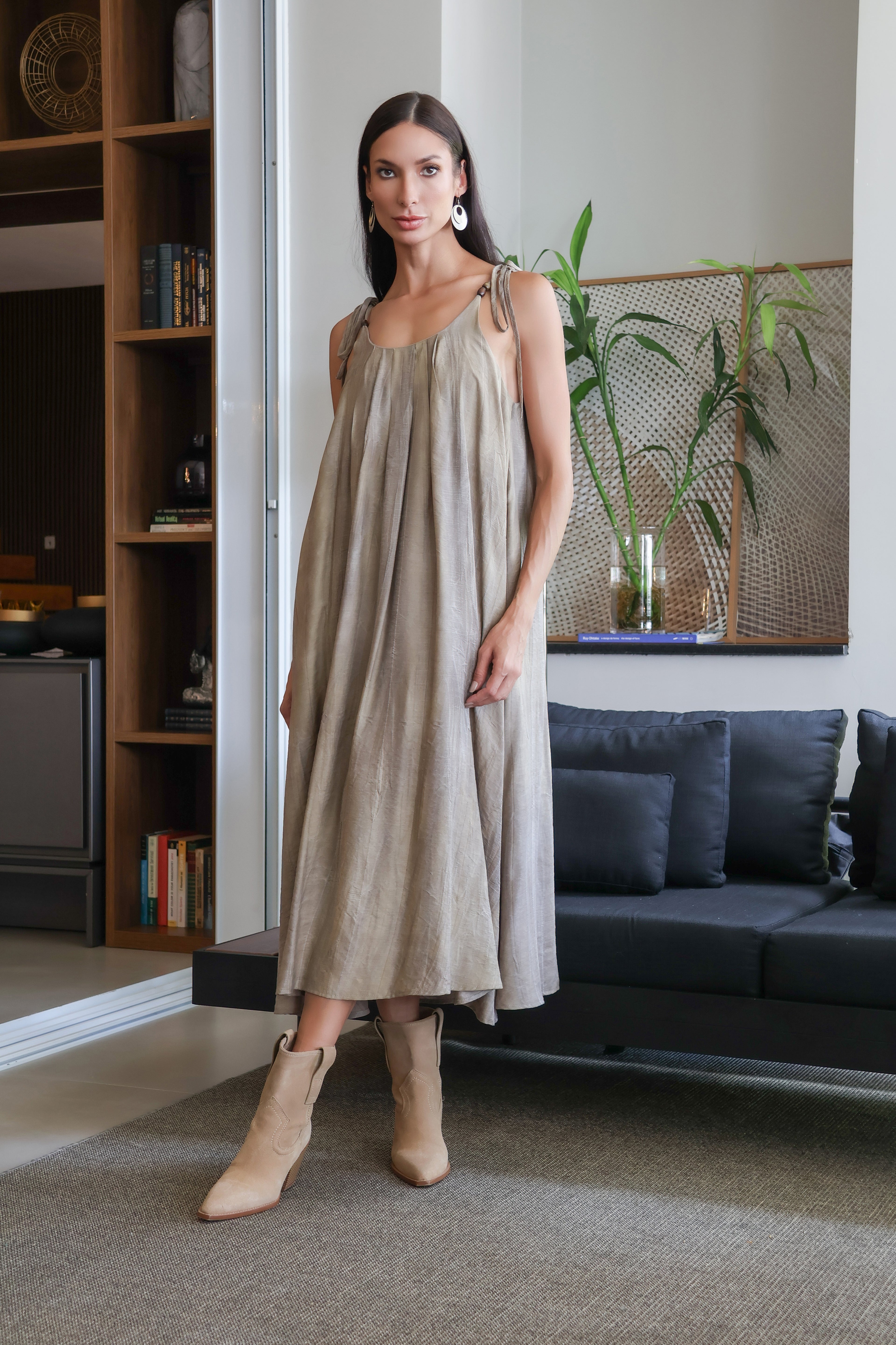 Vestido estonado de alças finas