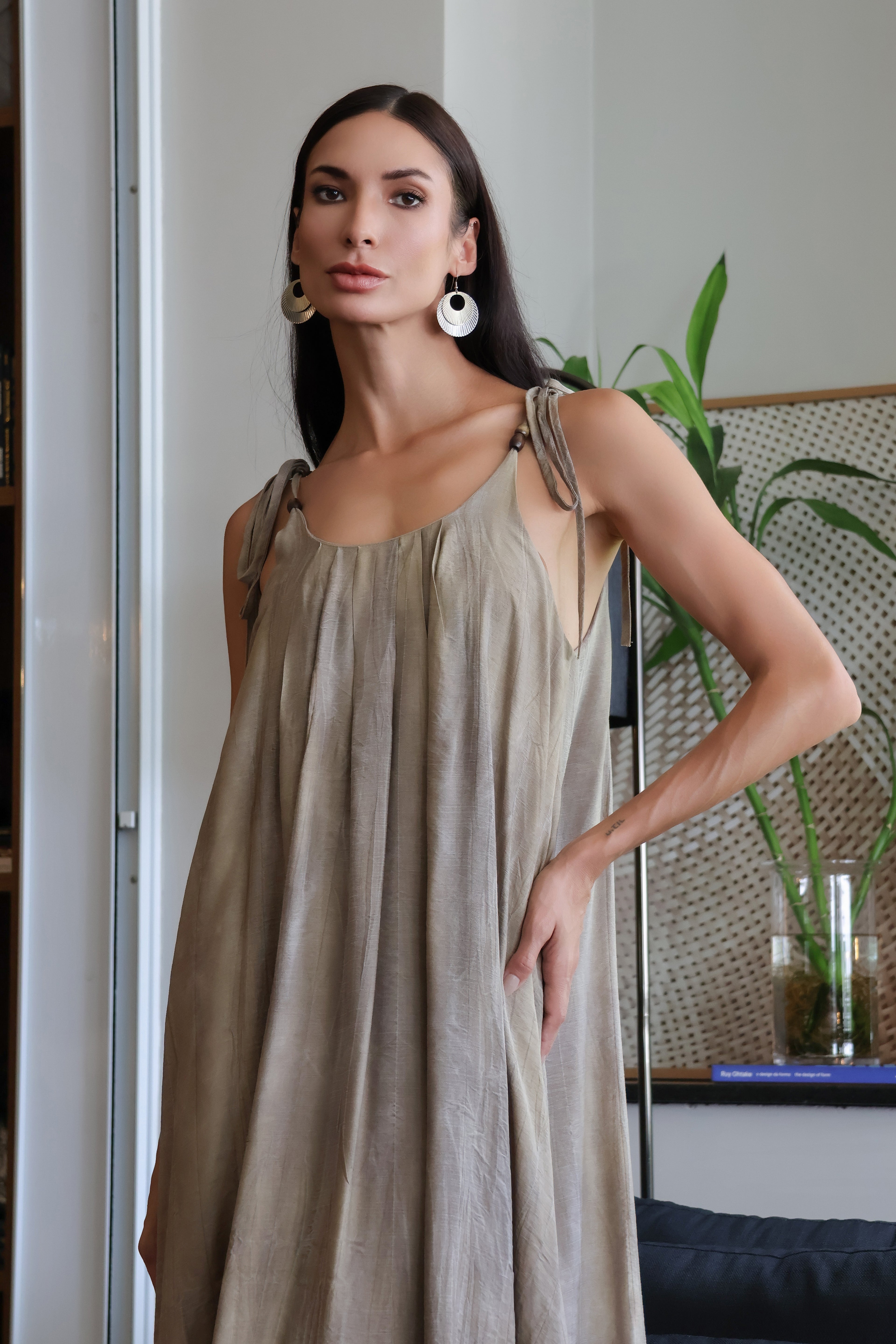 Vestido estonado de alças finas