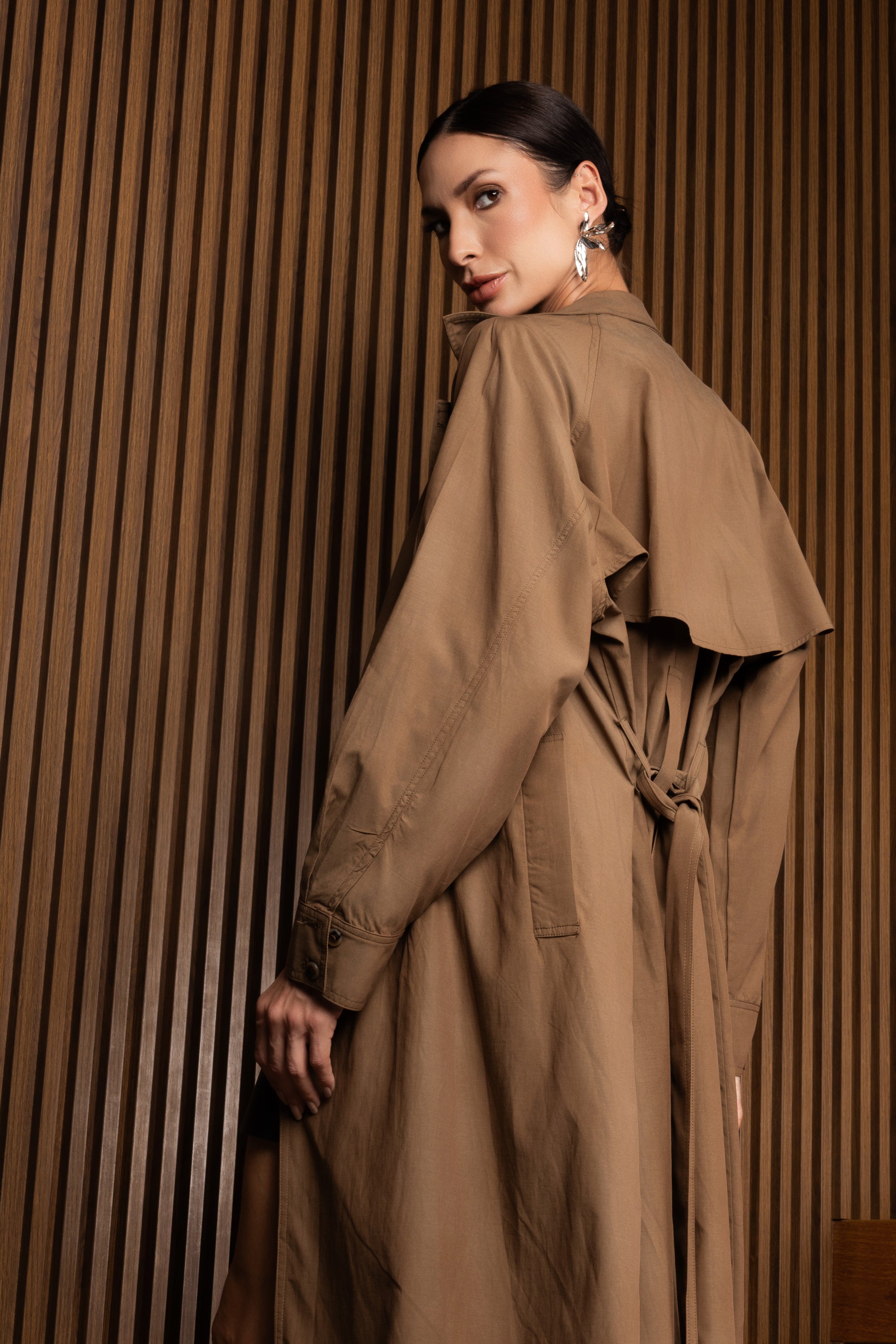 Trench coat midi com cinto