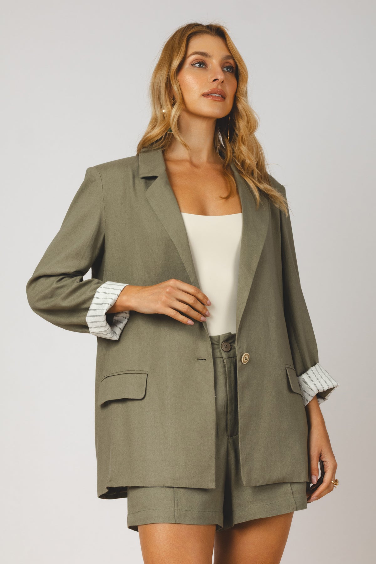 Blazer alfaiataria oversized com bolsos