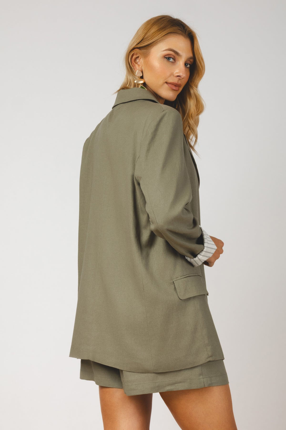 Blazer alfaiataria oversized com bolsos