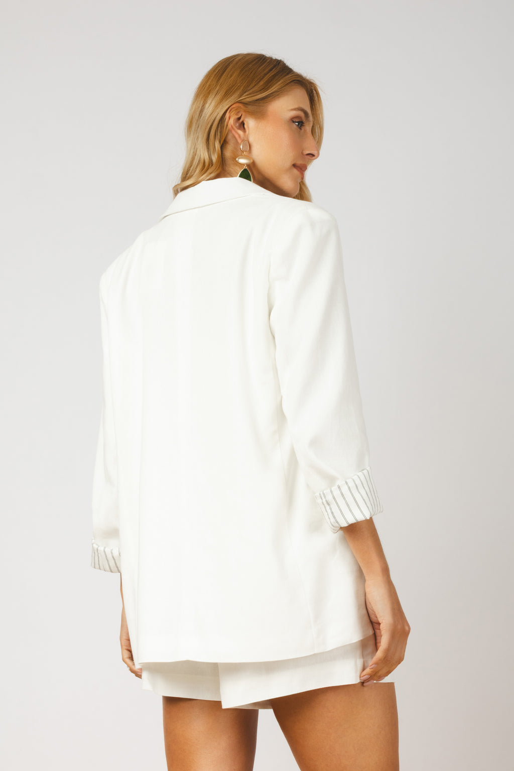 Blazer alfaiataria oversized com bolsos