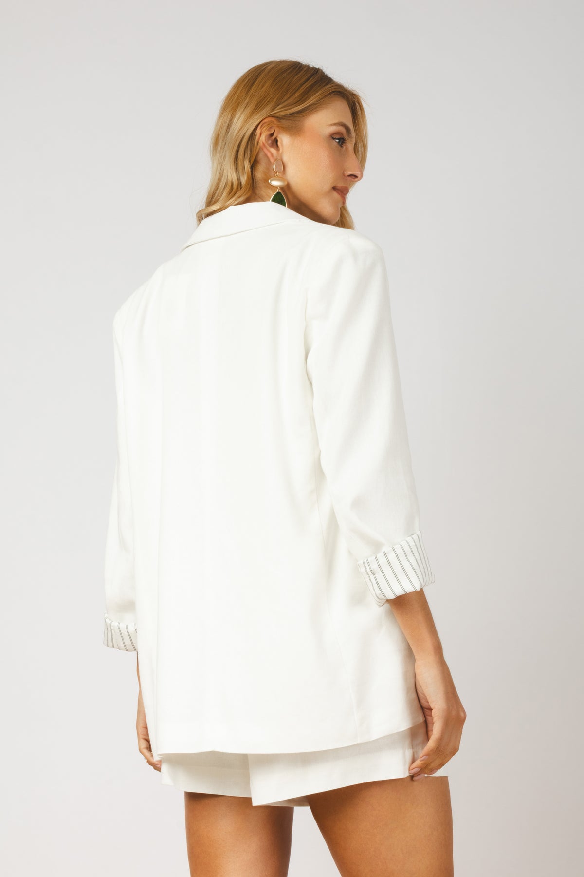 Blazer alfaiataria oversized com bolsos