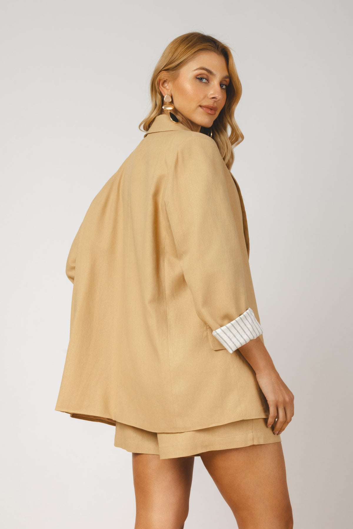 Blazer alfaiataria oversized com bolsos