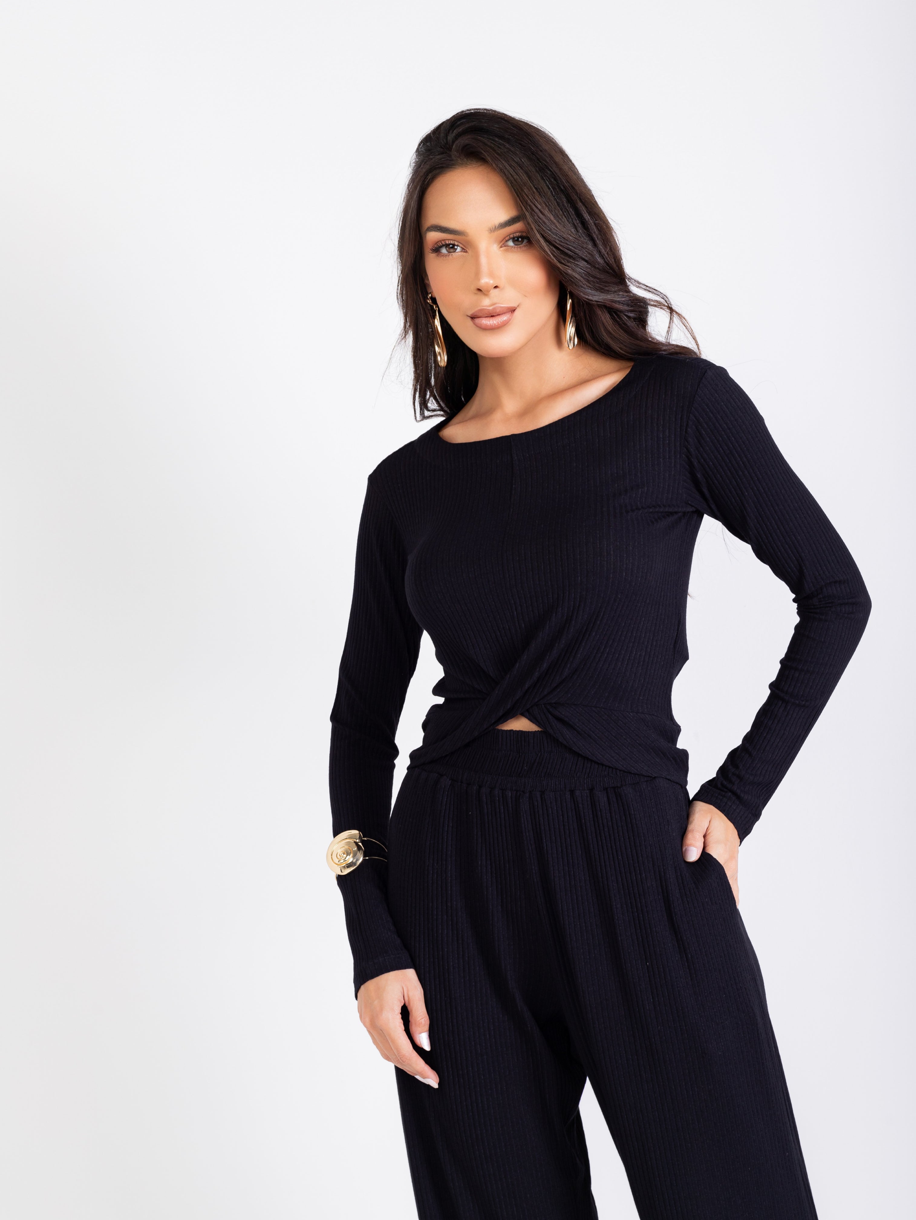 Conjunto de blusa transpassada em malha