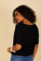 Blusa em malha decote v