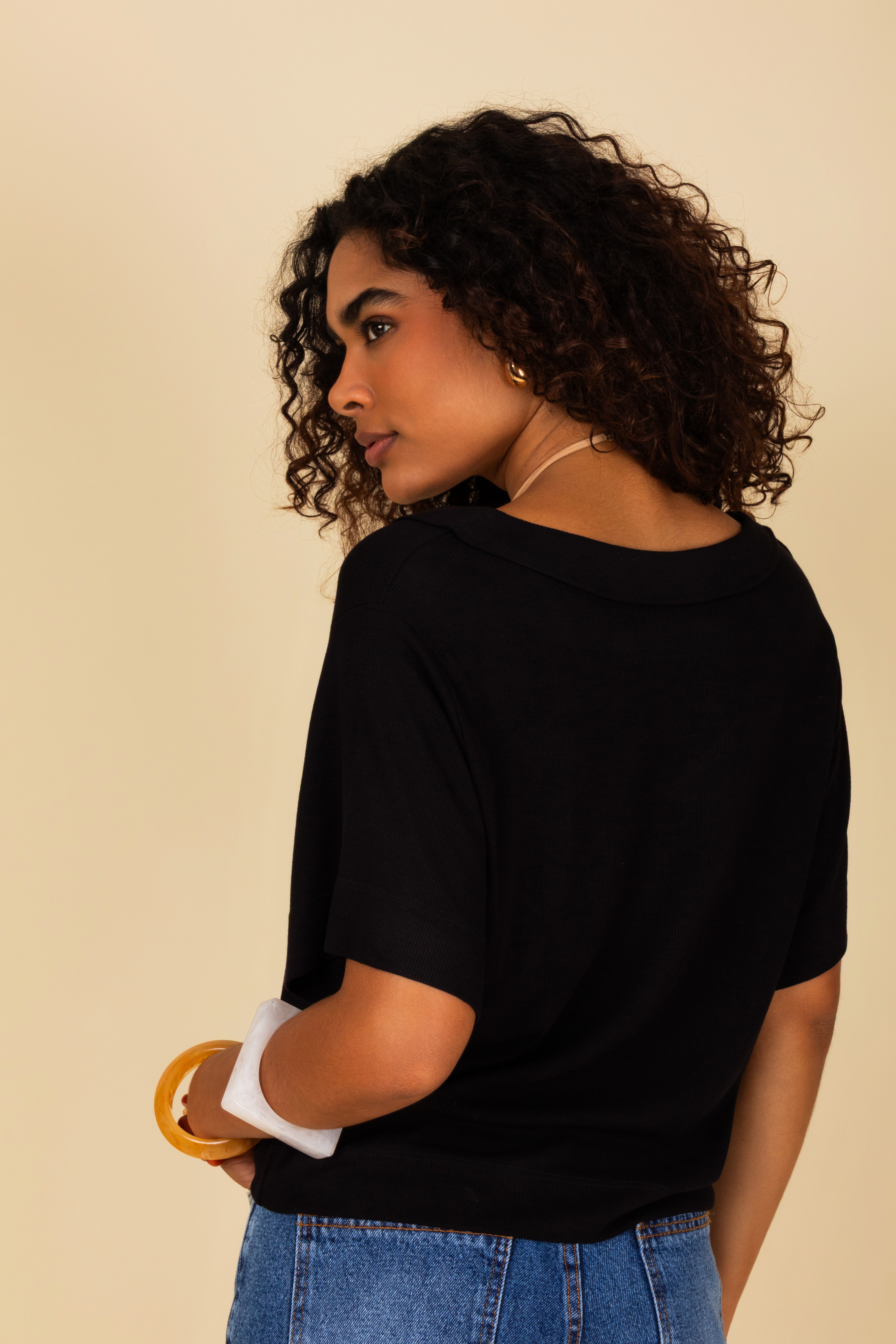 Blusa em malha decote v