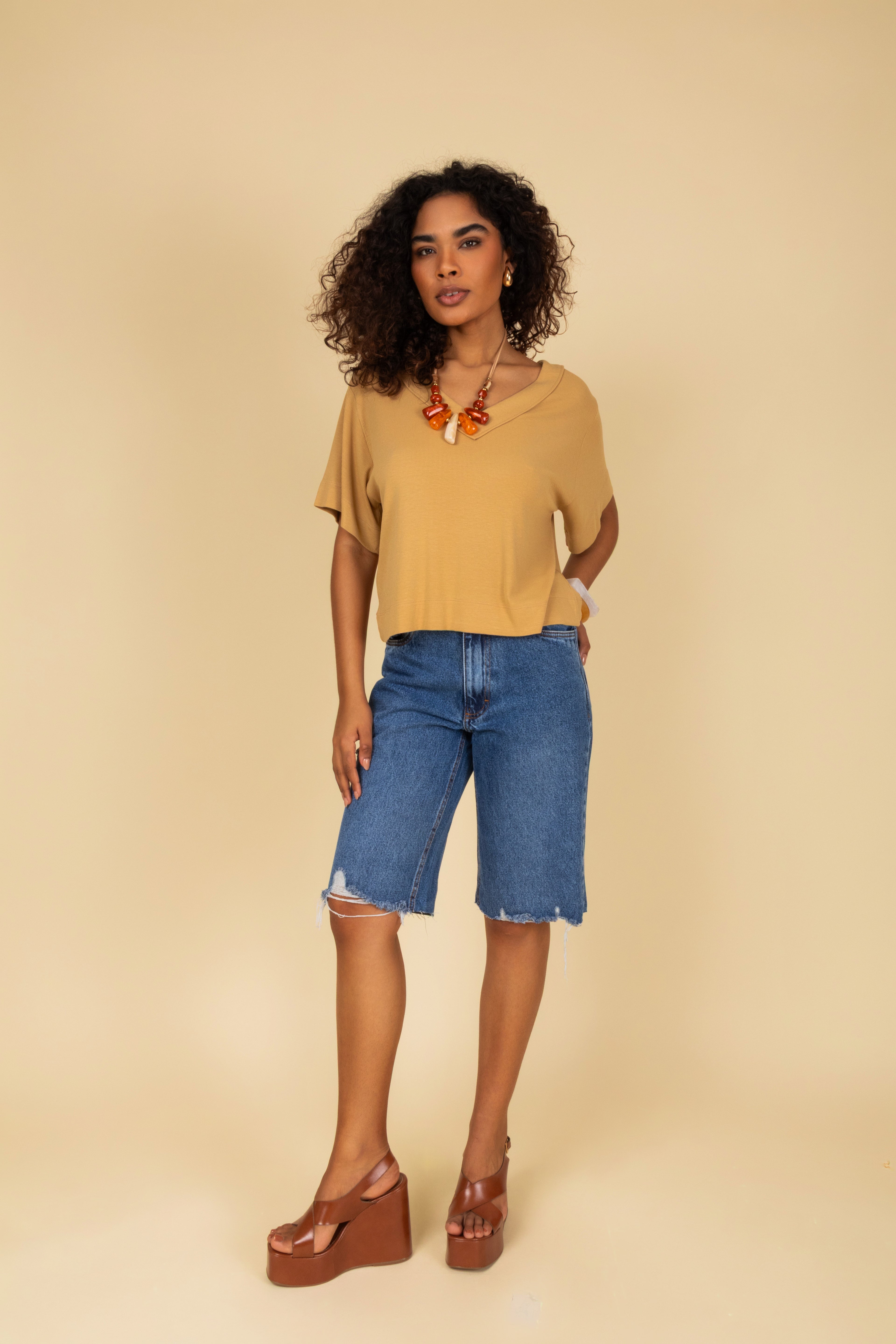 Blusa em malha decote v