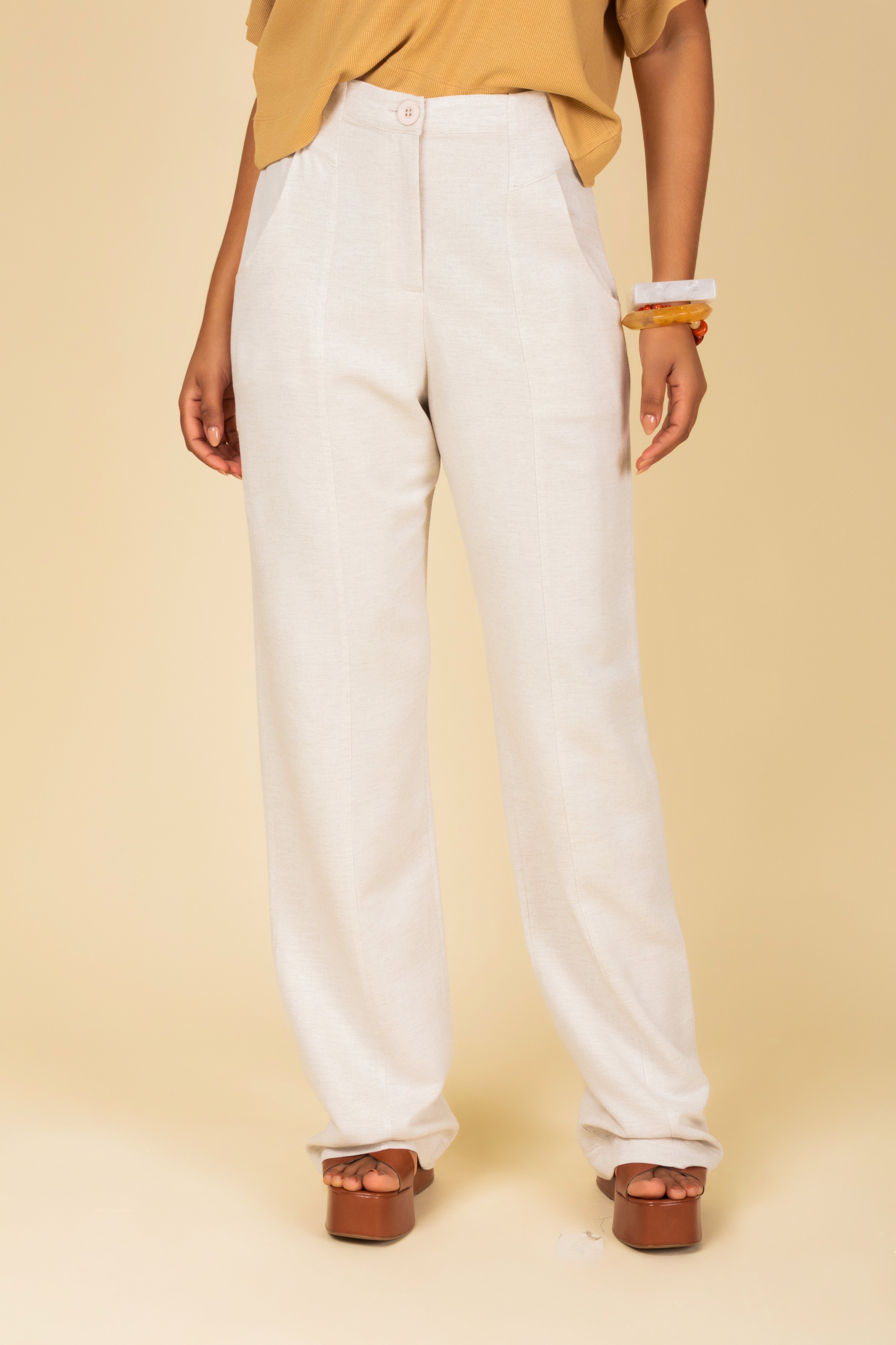 Calça com recortes em viscose