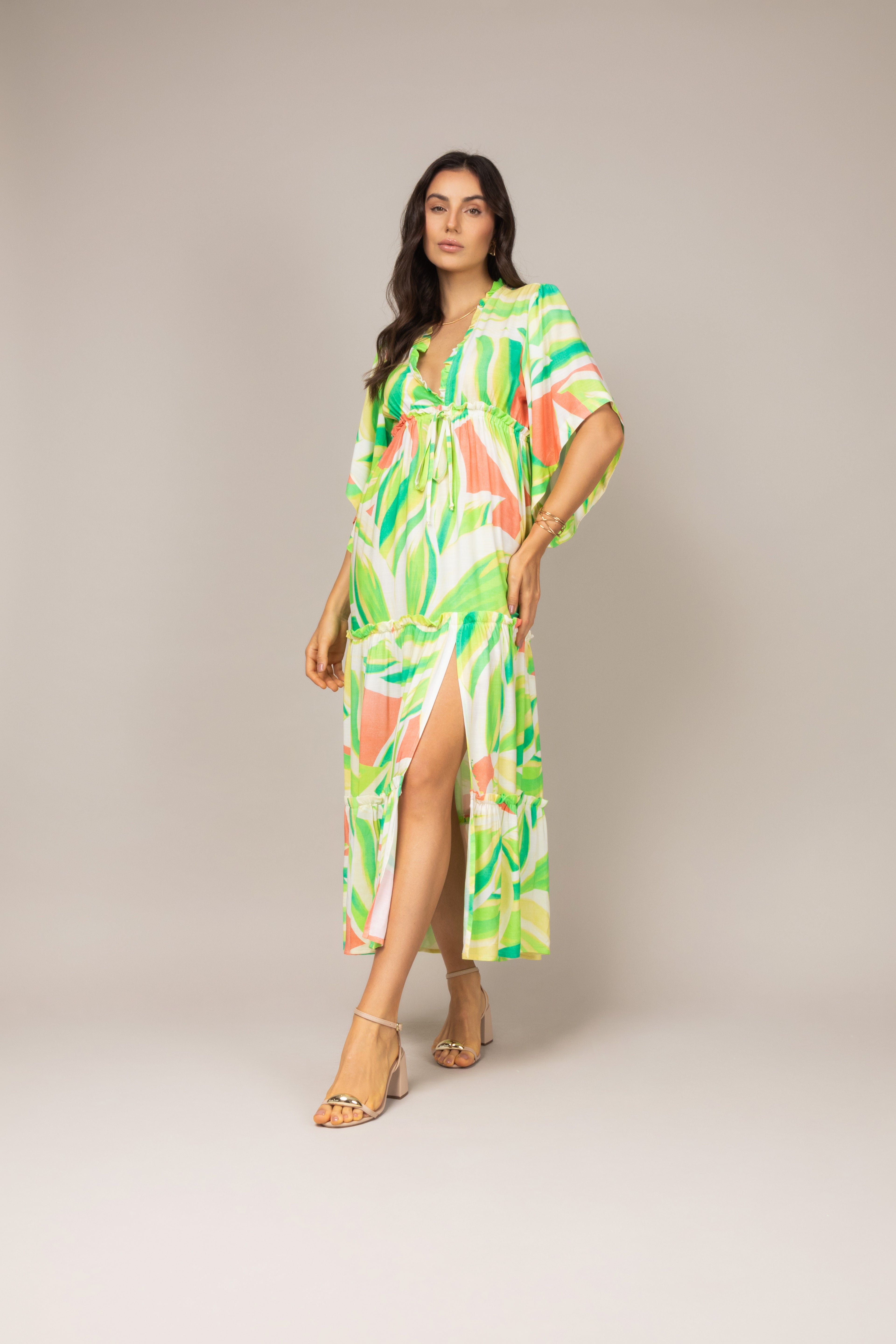 Vestido longo estampado com decote v