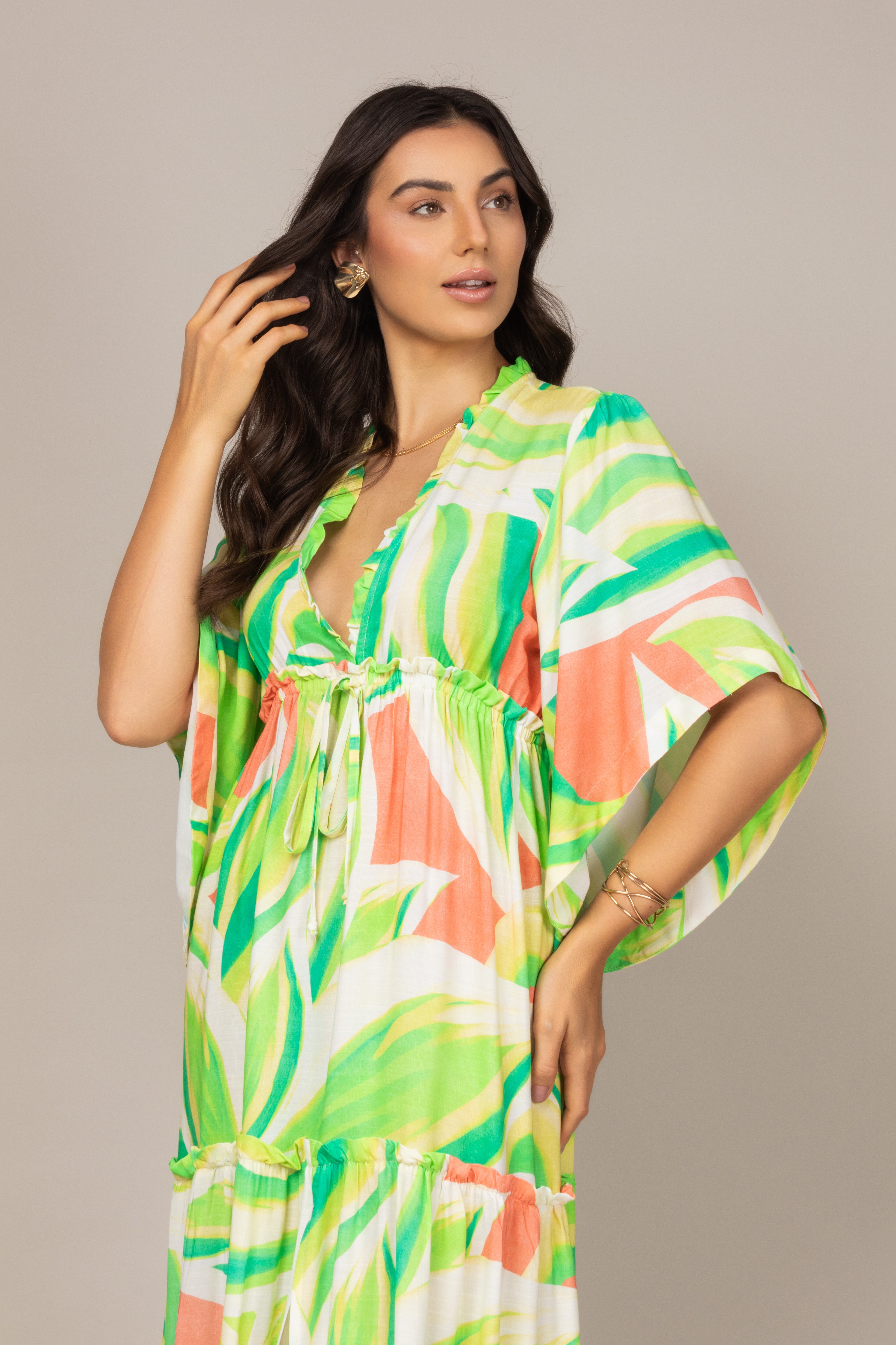 Vestido longo estampado com decote v
