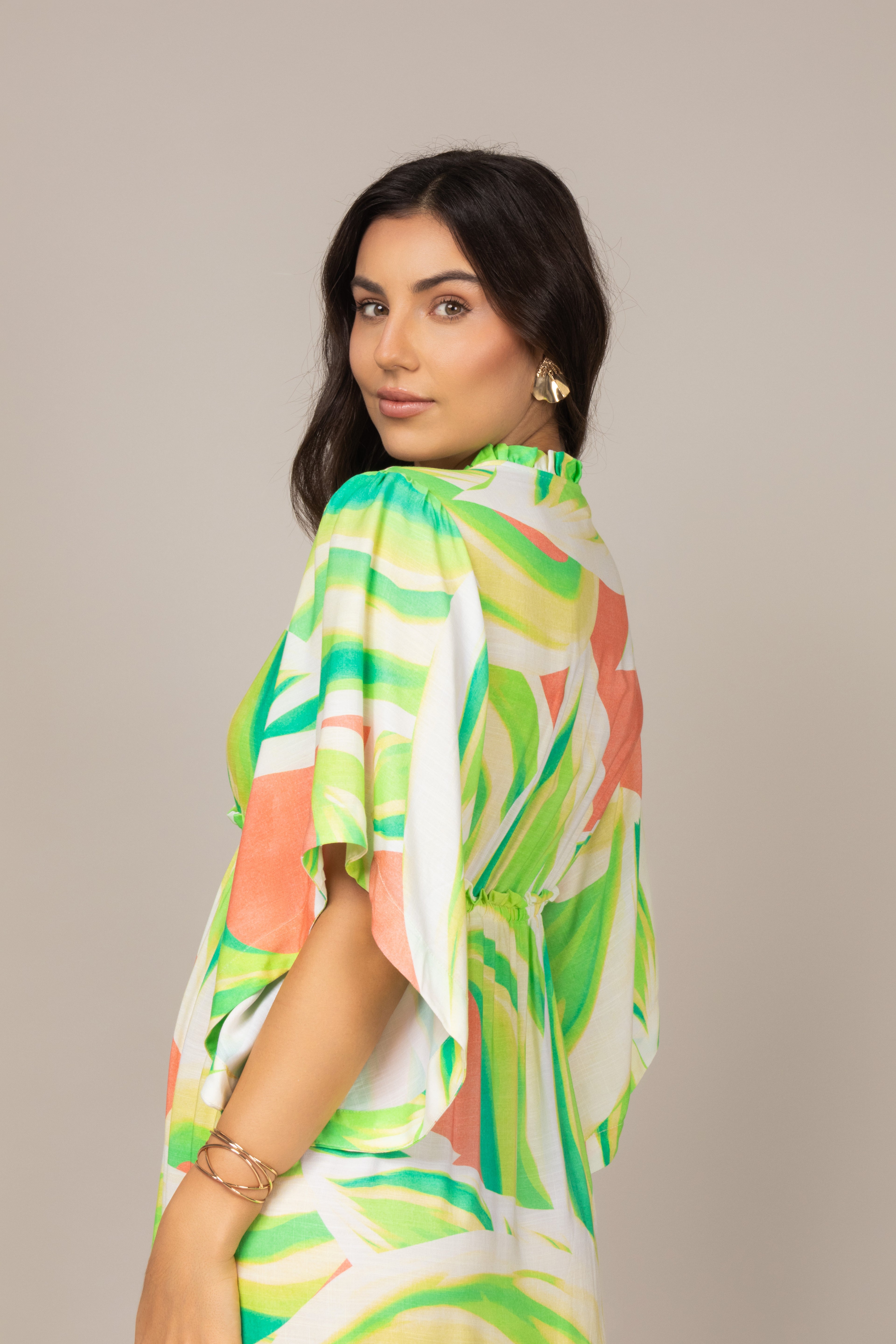 Vestido longo estampado com decote v
