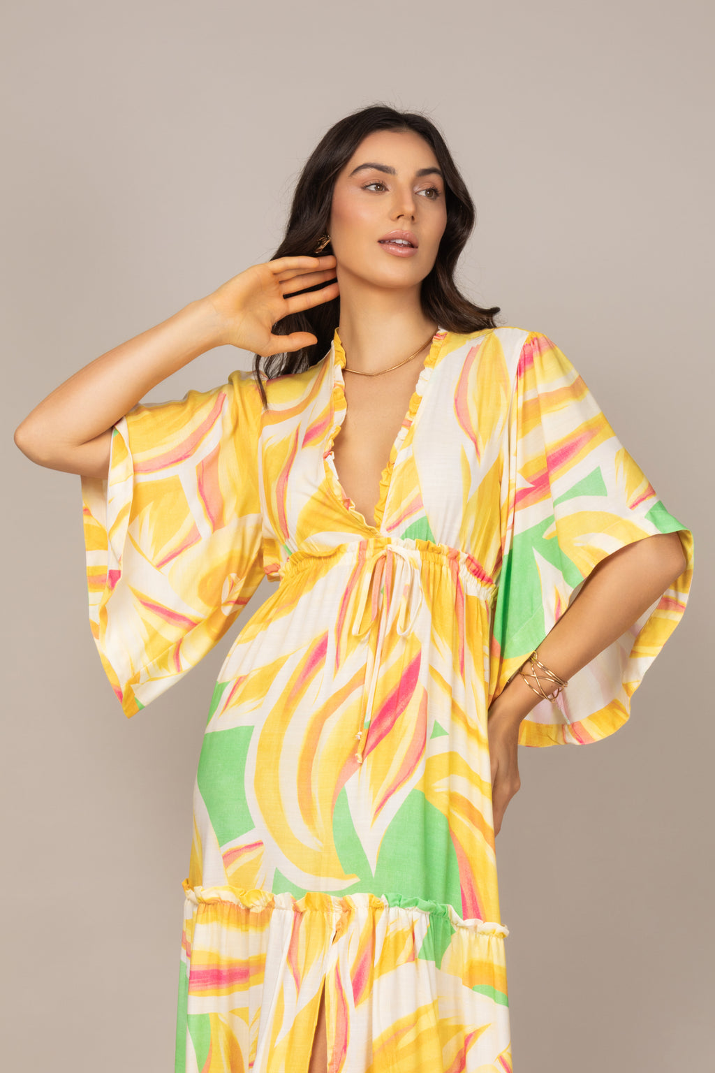 Vestido longo estampado com decote v