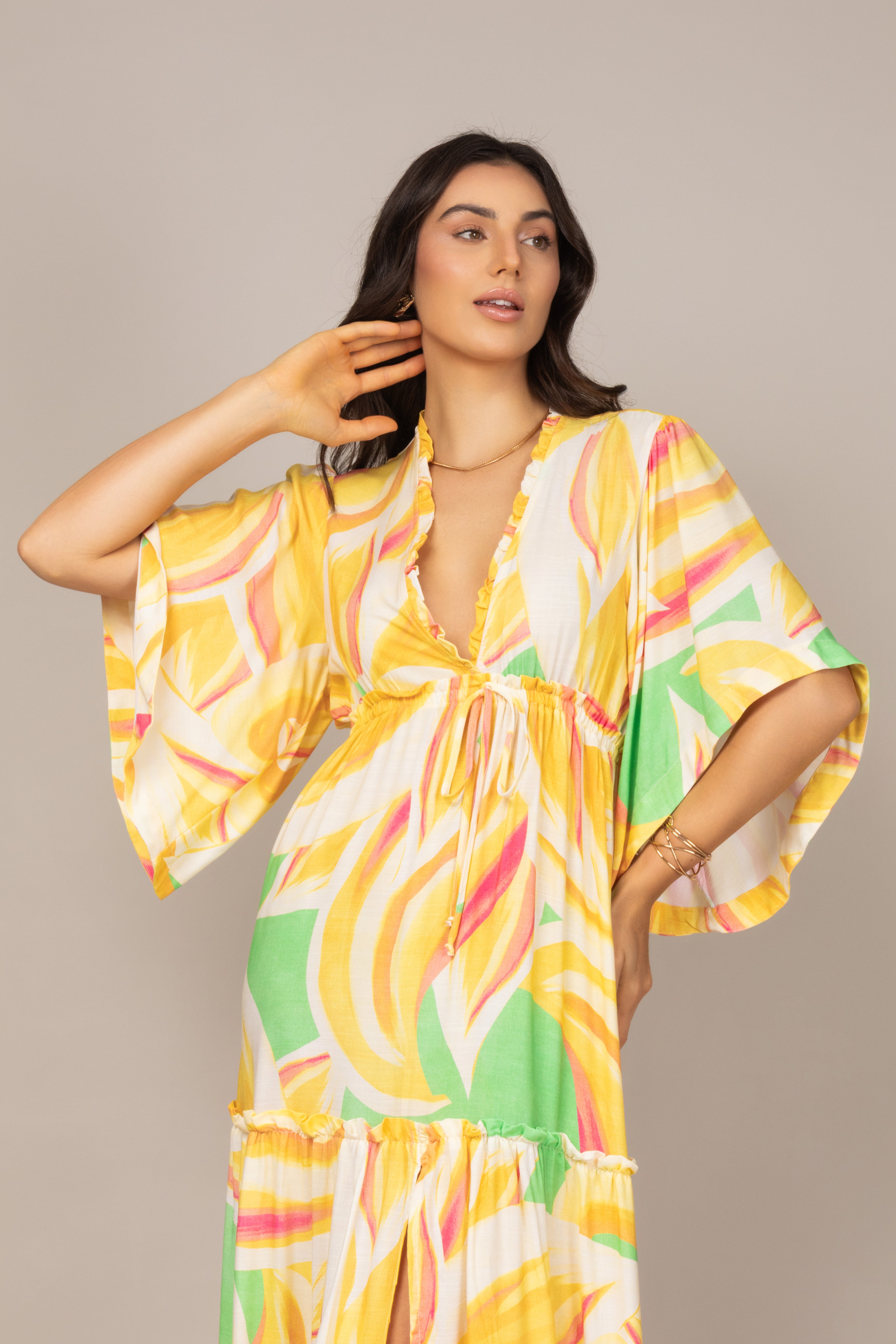 Vestido longo estampado com decote v