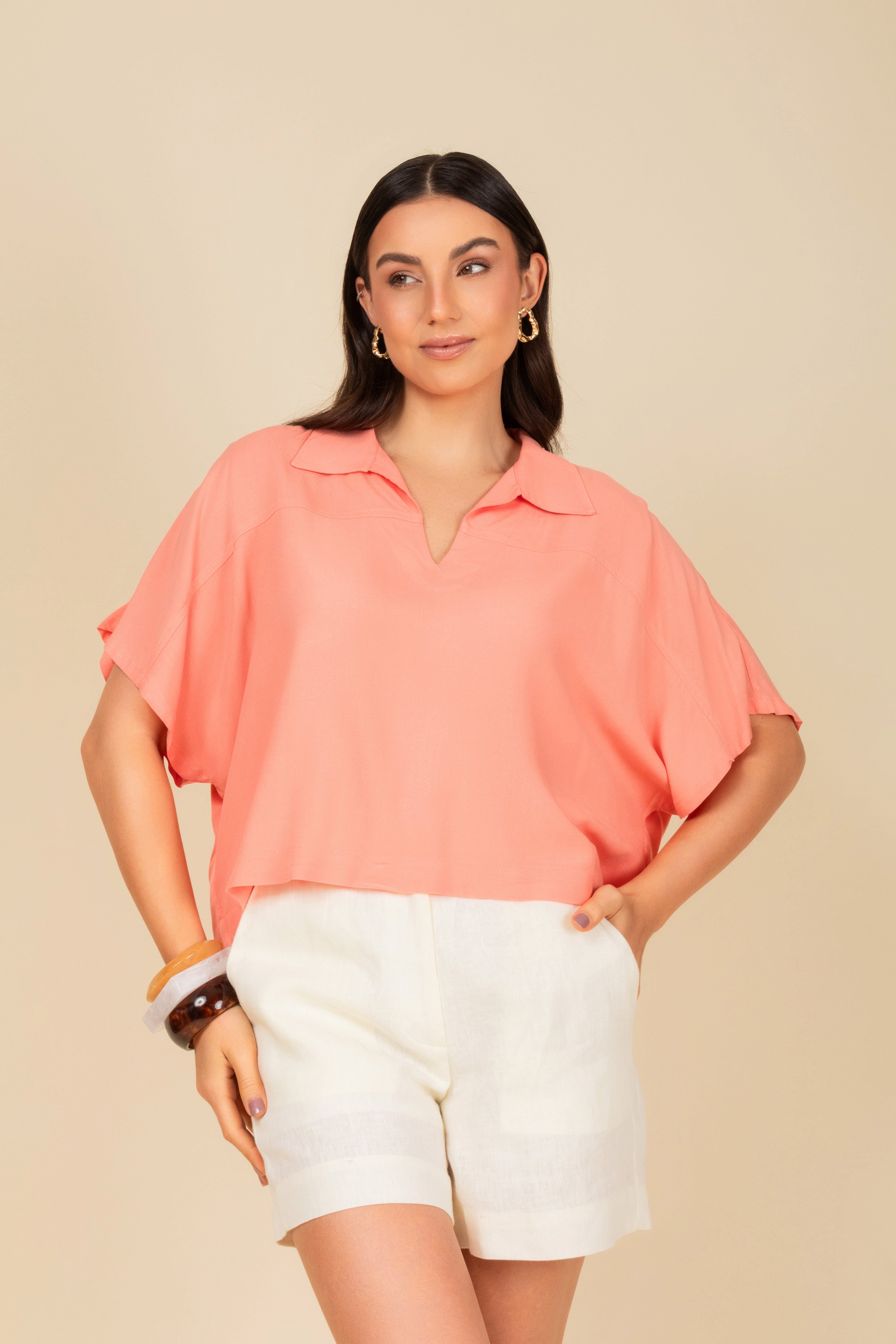 Blusa polo cropped em malha