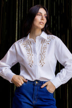 Camisa com detalhes frontal