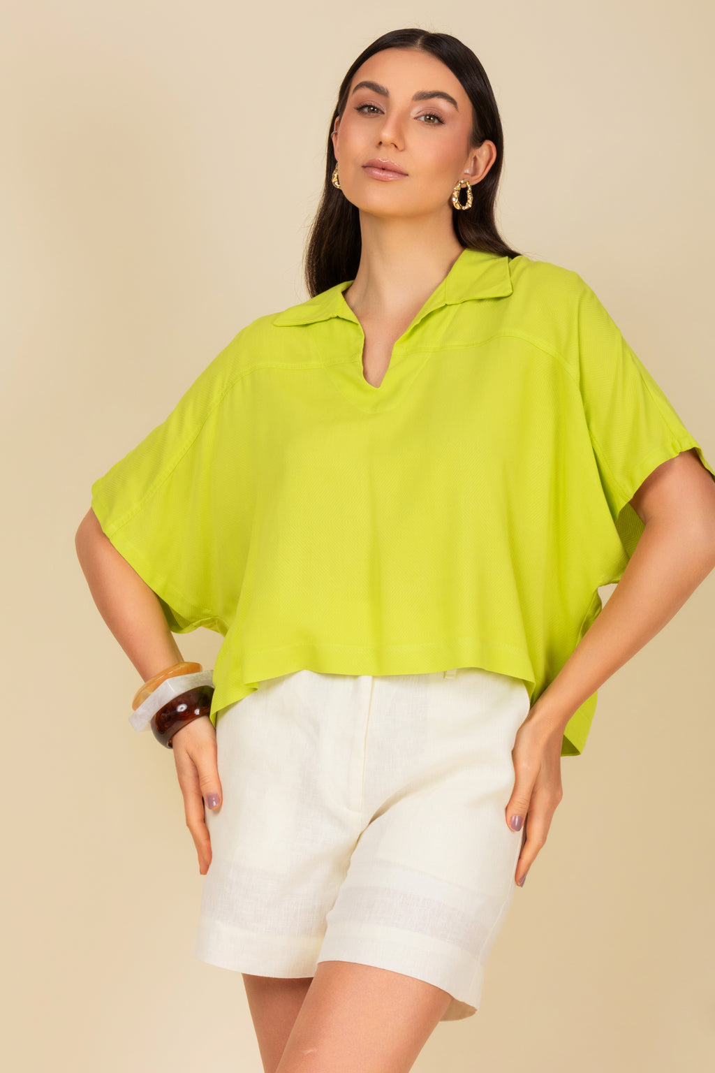 Blusa polo cropped em malha