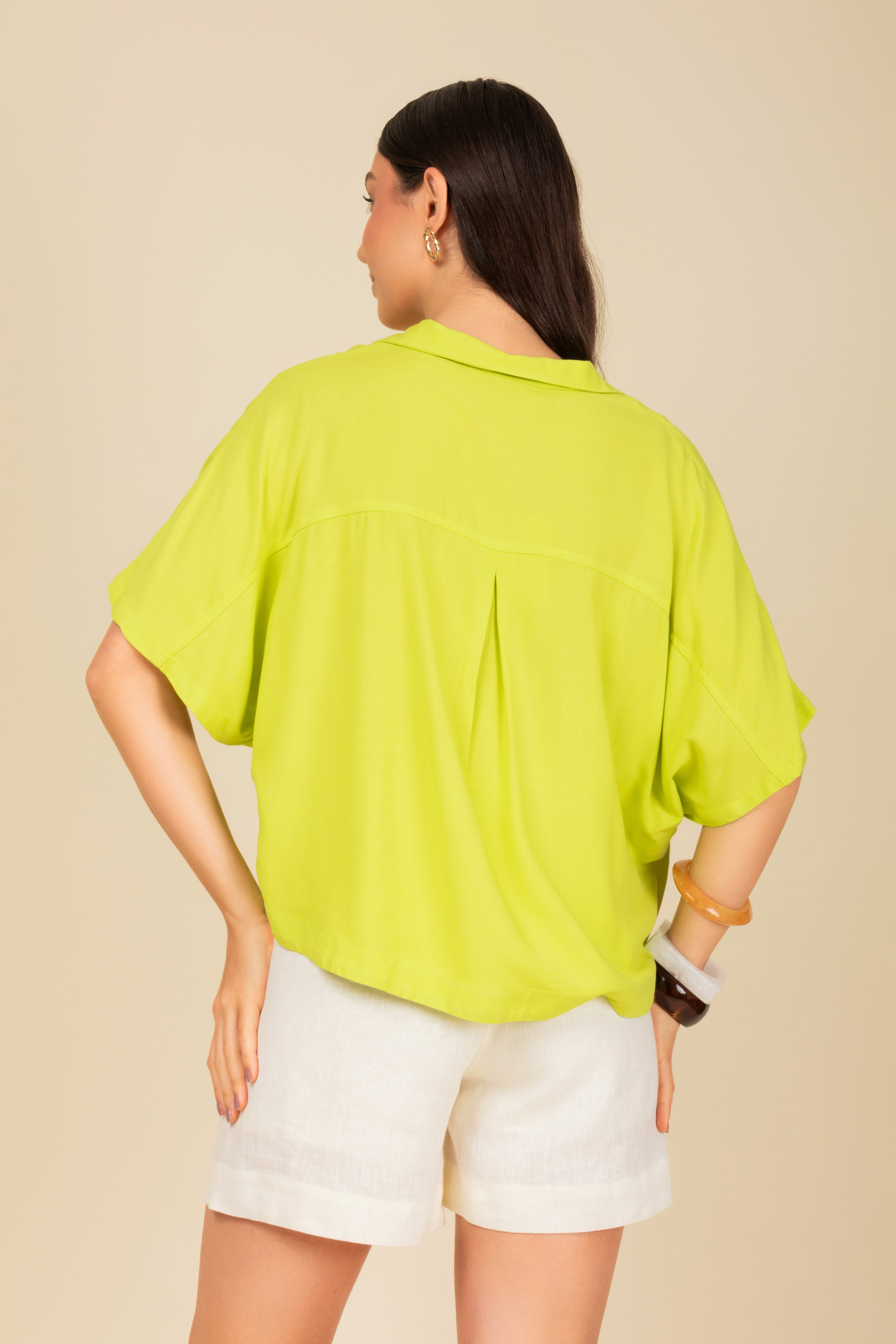 Blusa polo cropped em malha