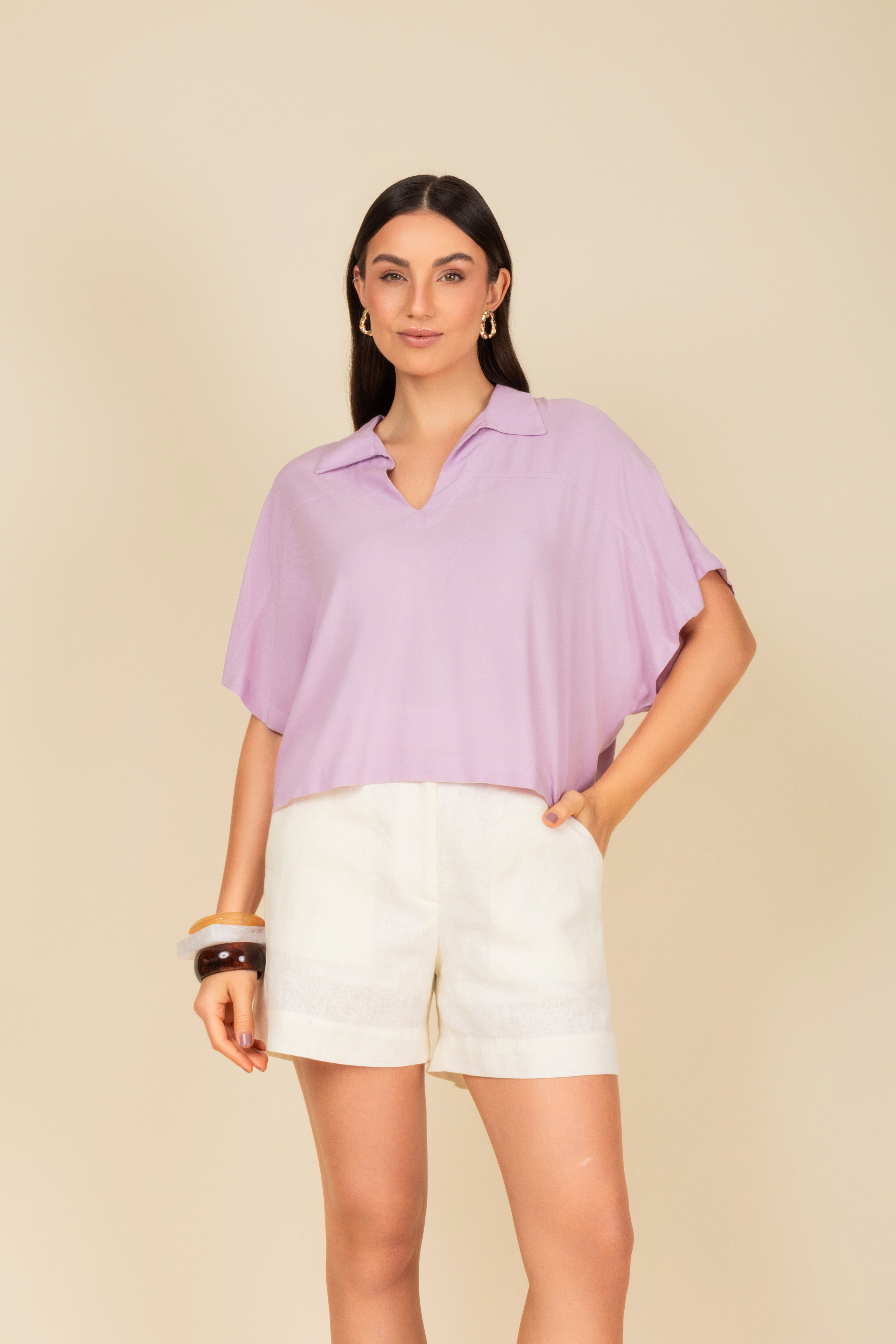 Blusa polo cropped em malha