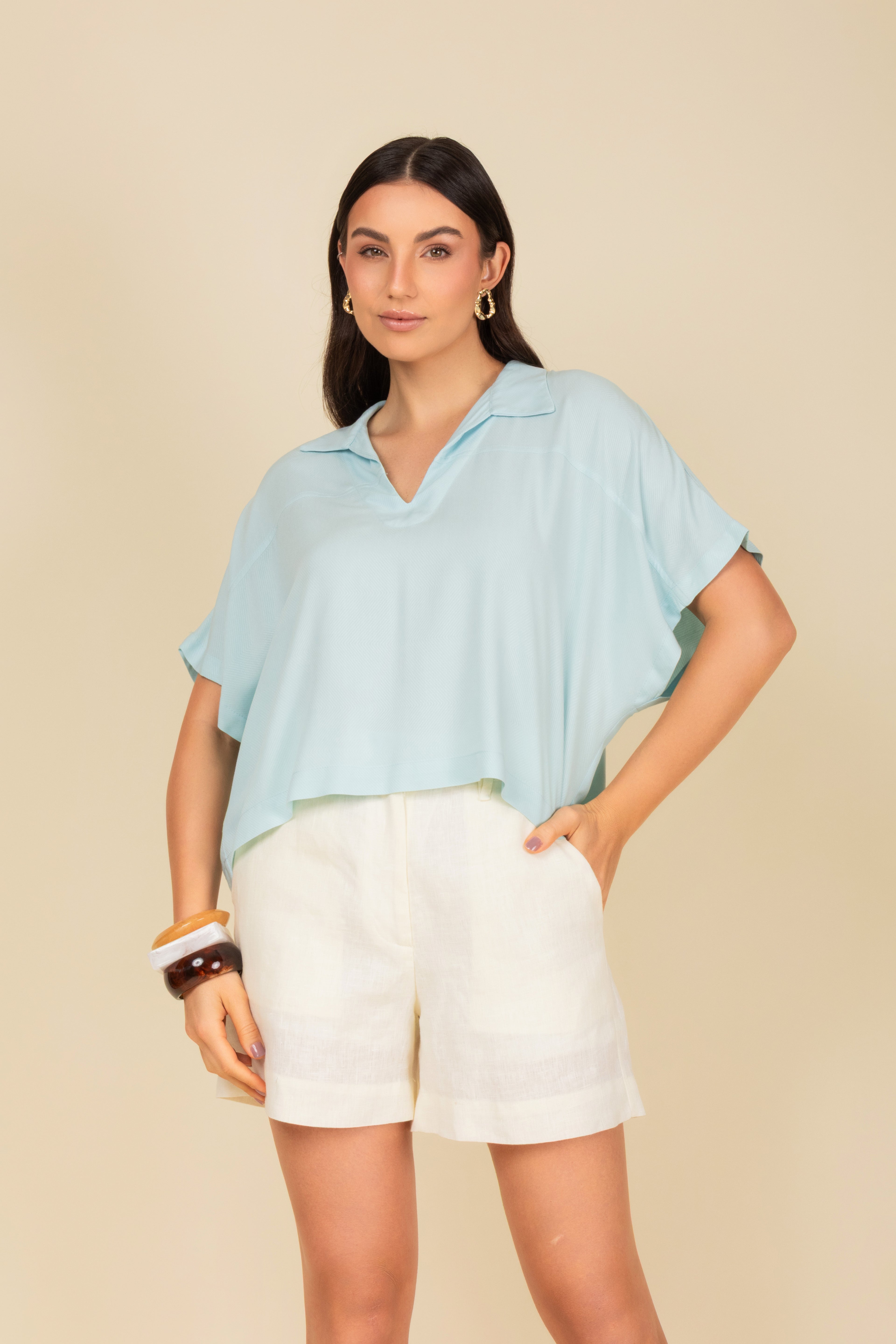 Blusa polo cropped em malha
