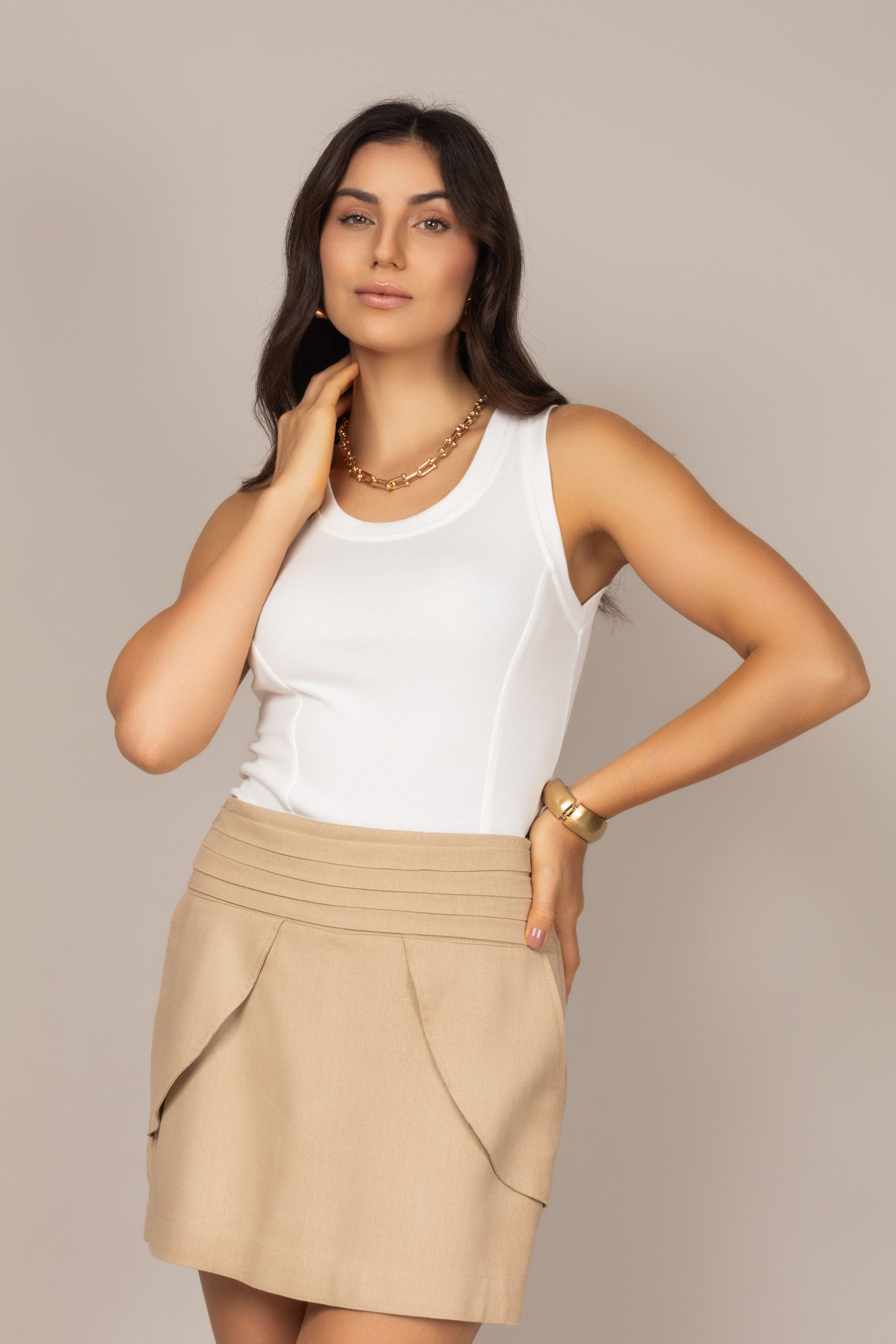 Short saia em alfaiataria com cós largo