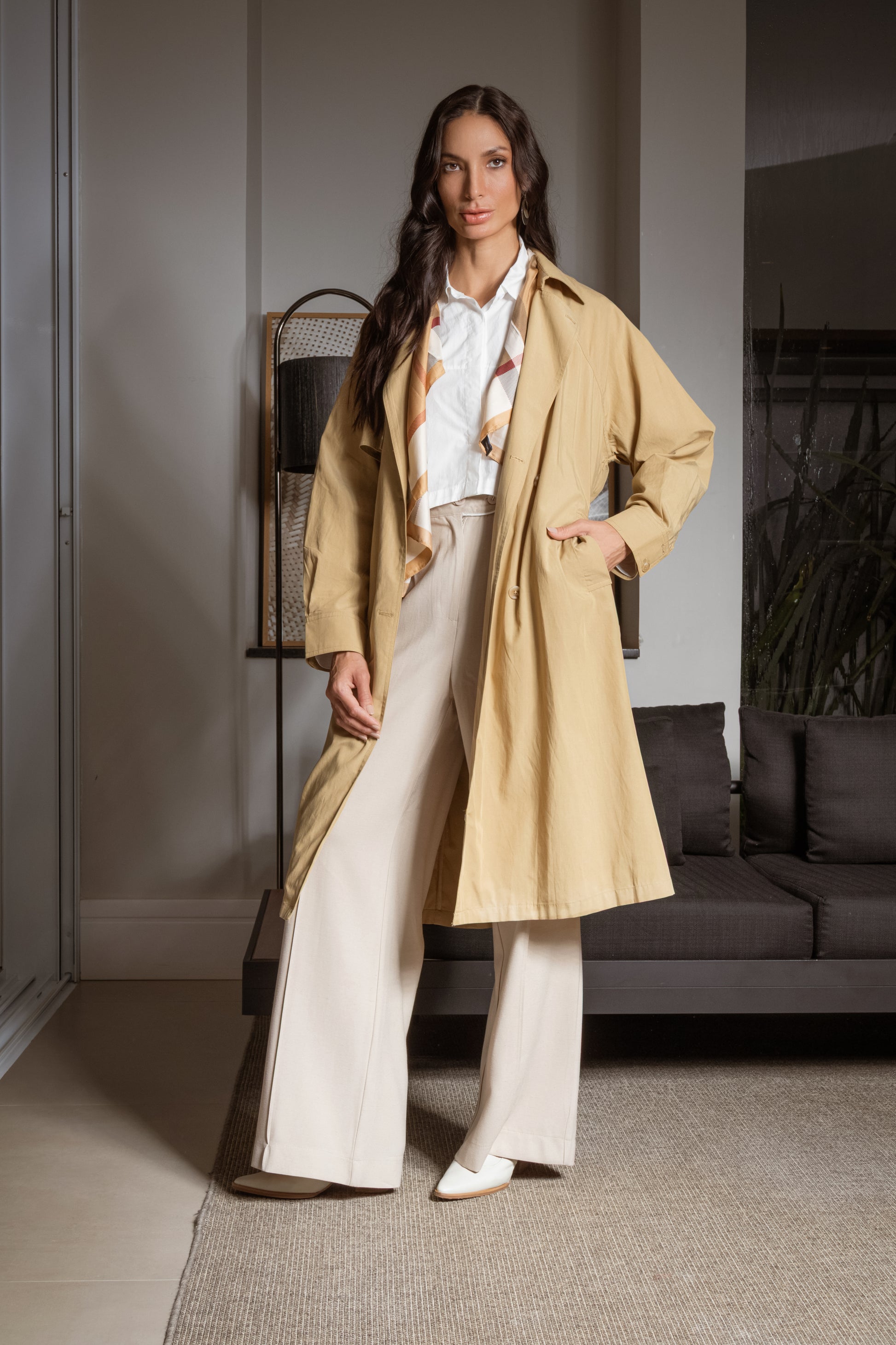 Trench coat midi com cinto