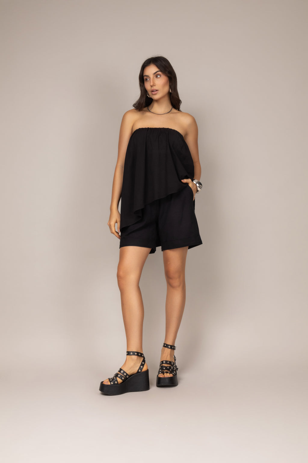 Conjunto de shorts e tomara que caia
