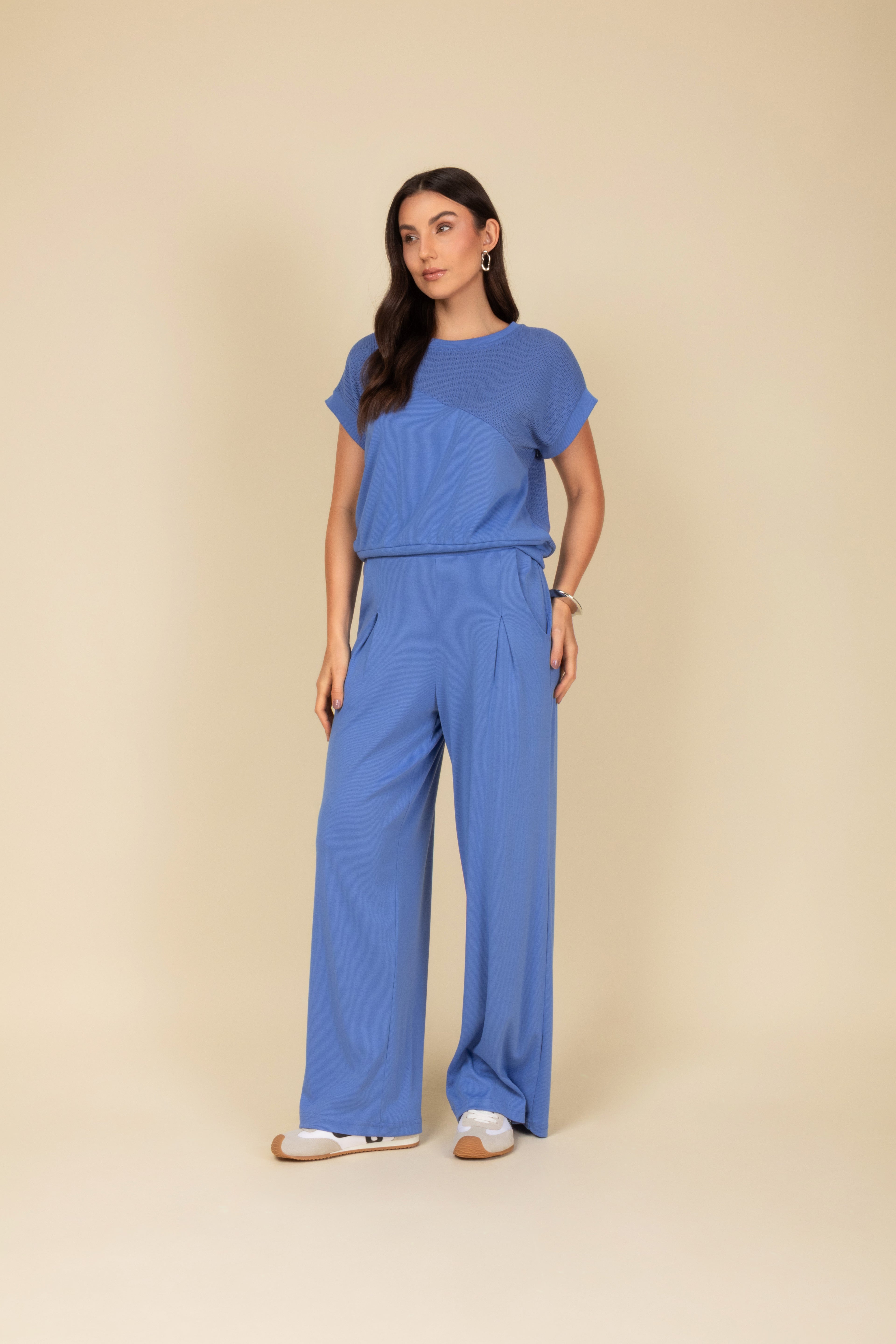Conjunto com calça em malha leve