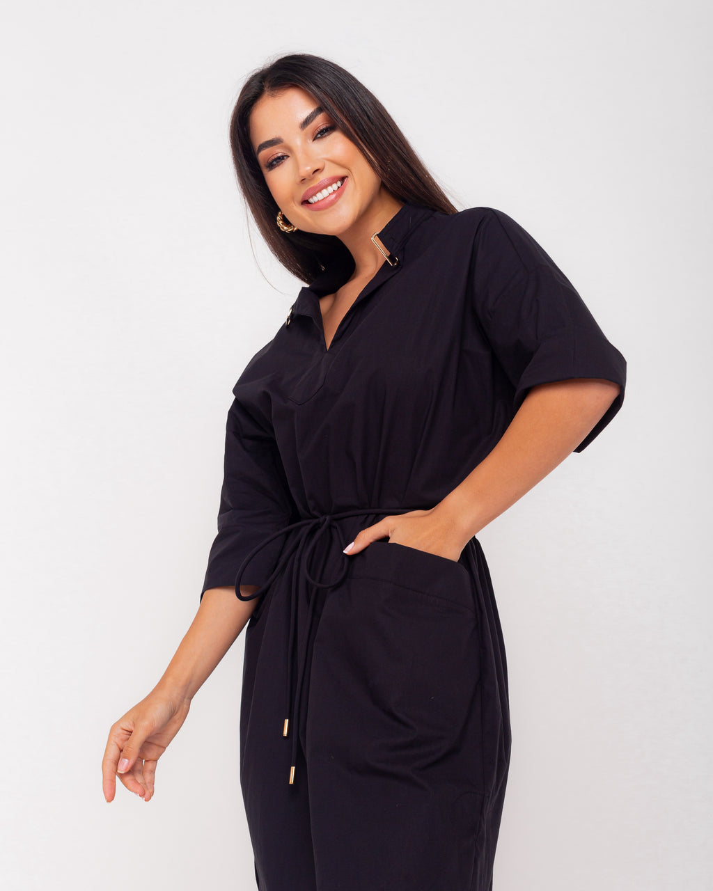 Vestido com amarração a cintura
