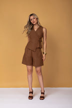 Conjunto alfaiataria de colete transpassado e short