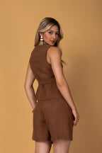 Conjunto alfaiataria de colete transpassado e short