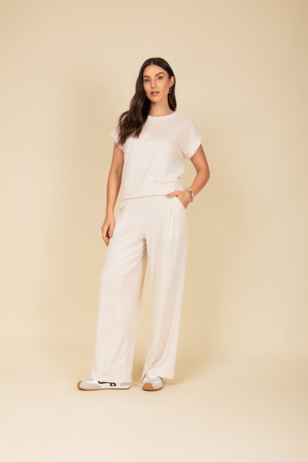 Conjunto com calça em malha leve