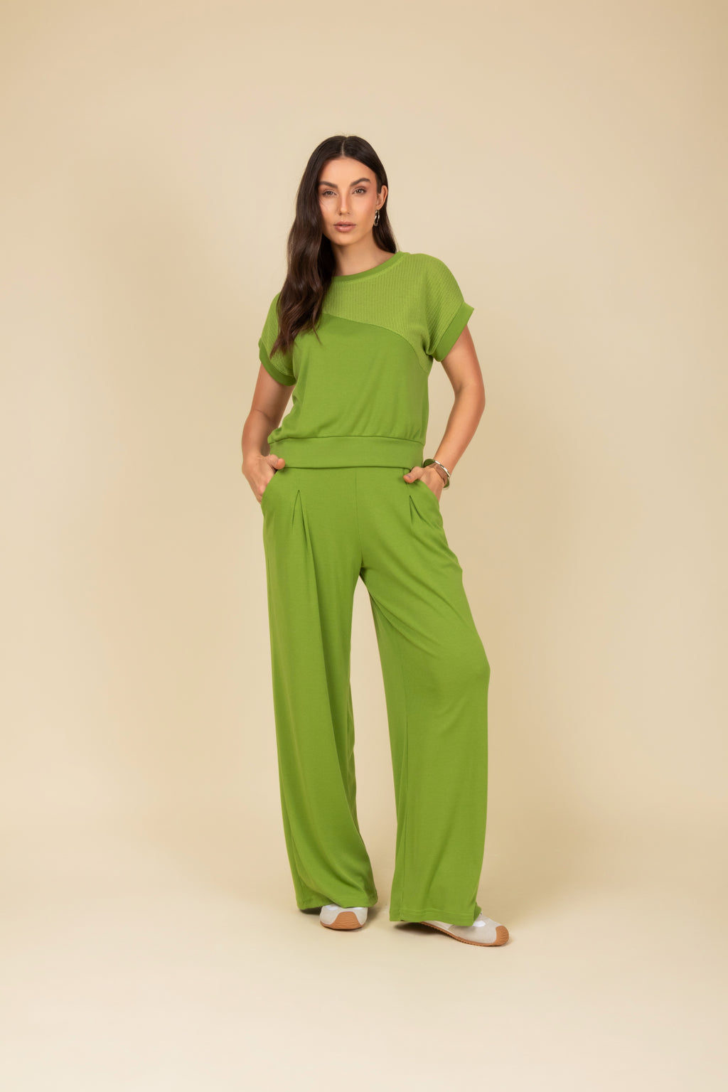 Conjunto com calça em malha leve