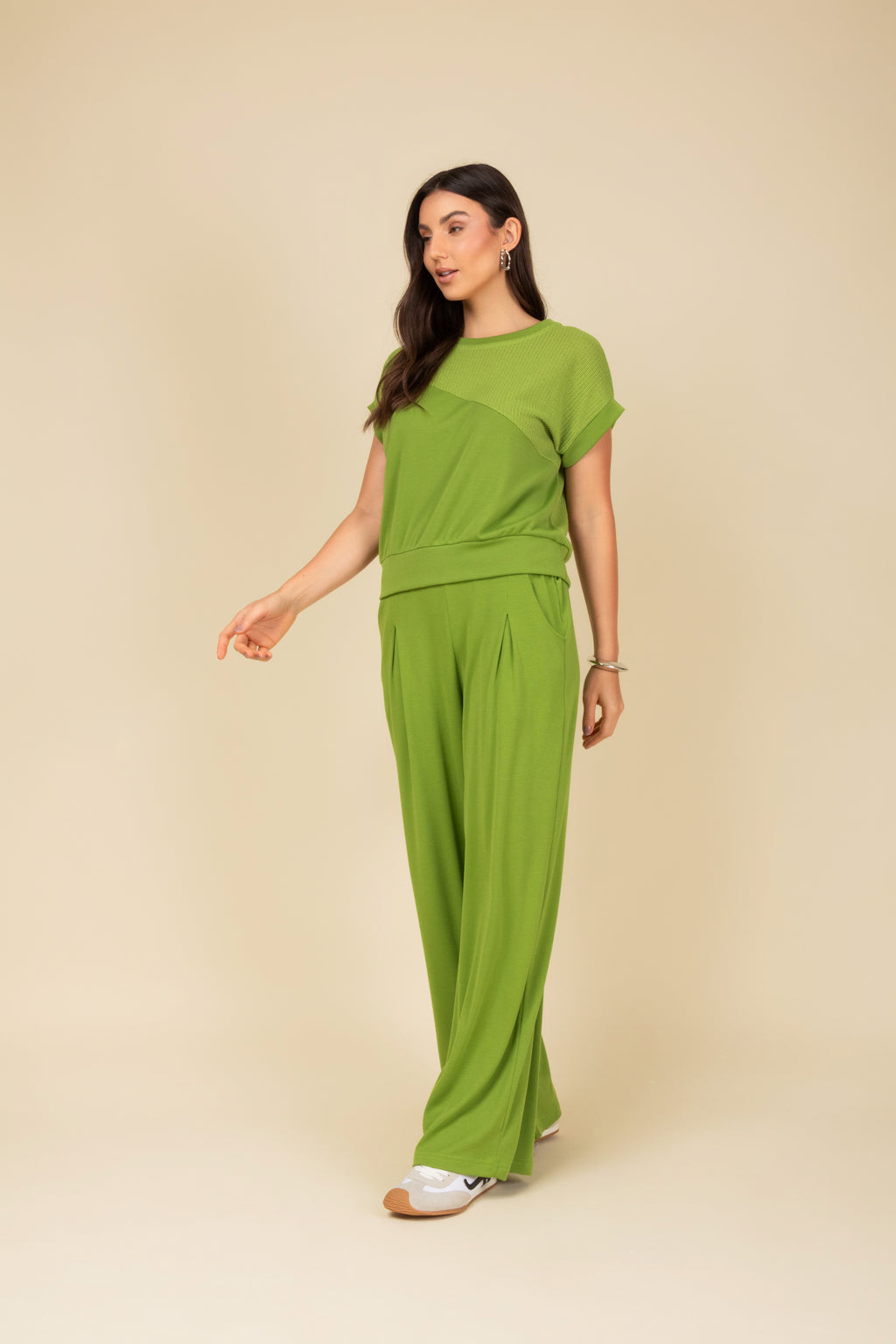 Conjunto com calça em malha leve