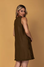 Vestido curto com detalhes em franja