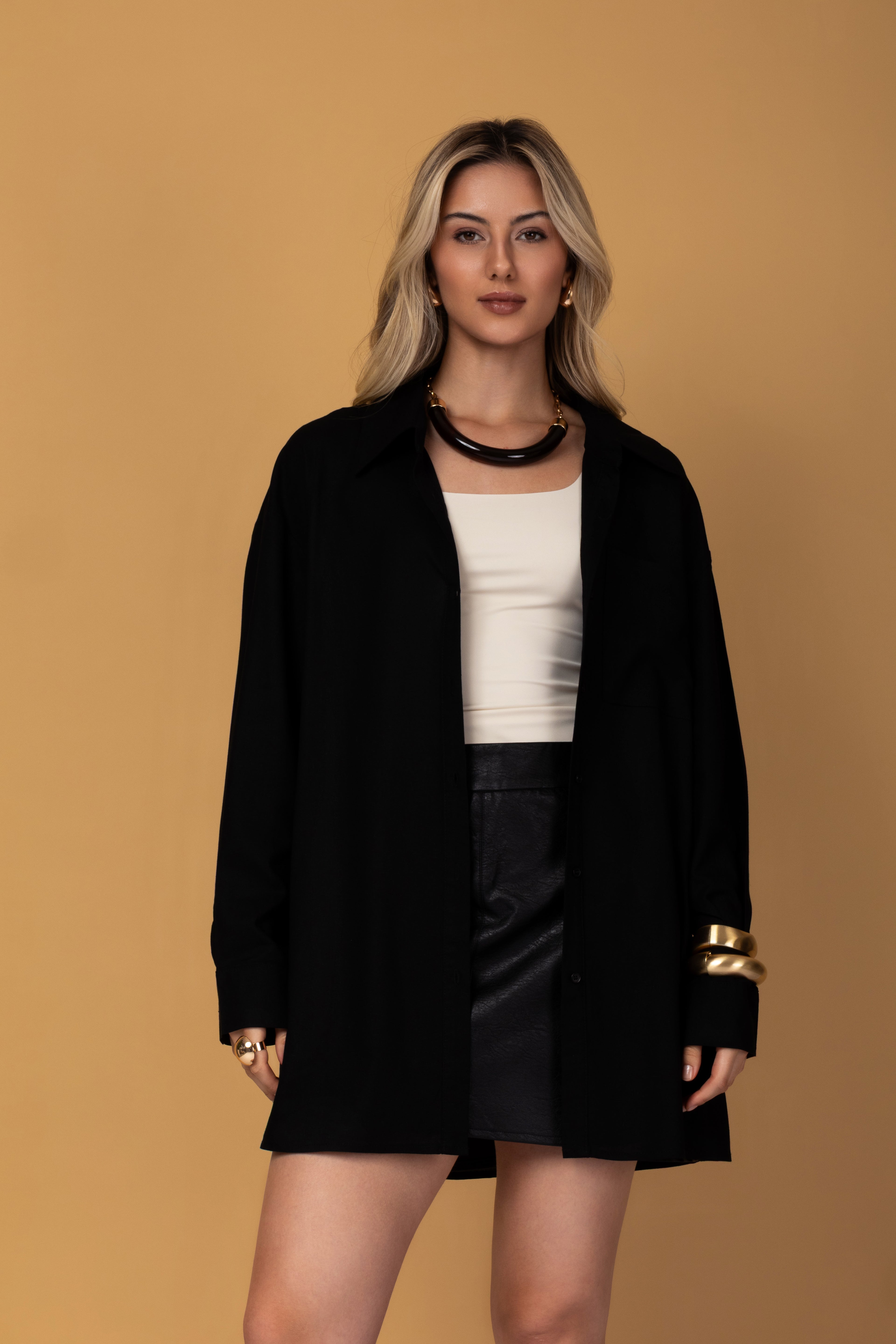 Camisa com amarração na cintura