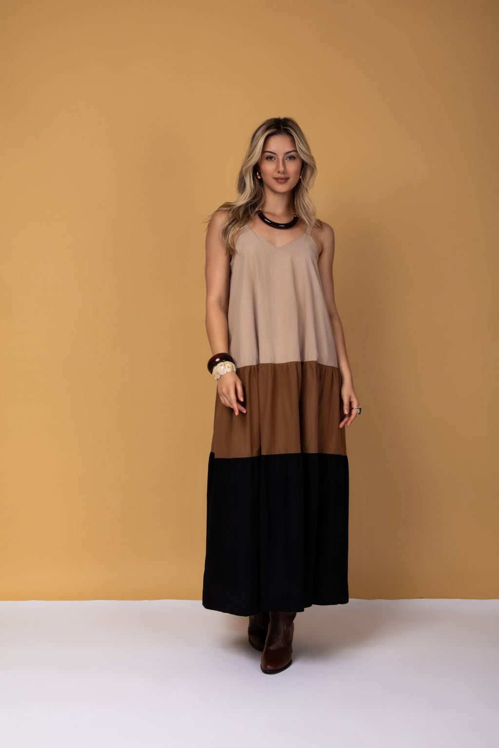 Vestido longo tricolor com alças