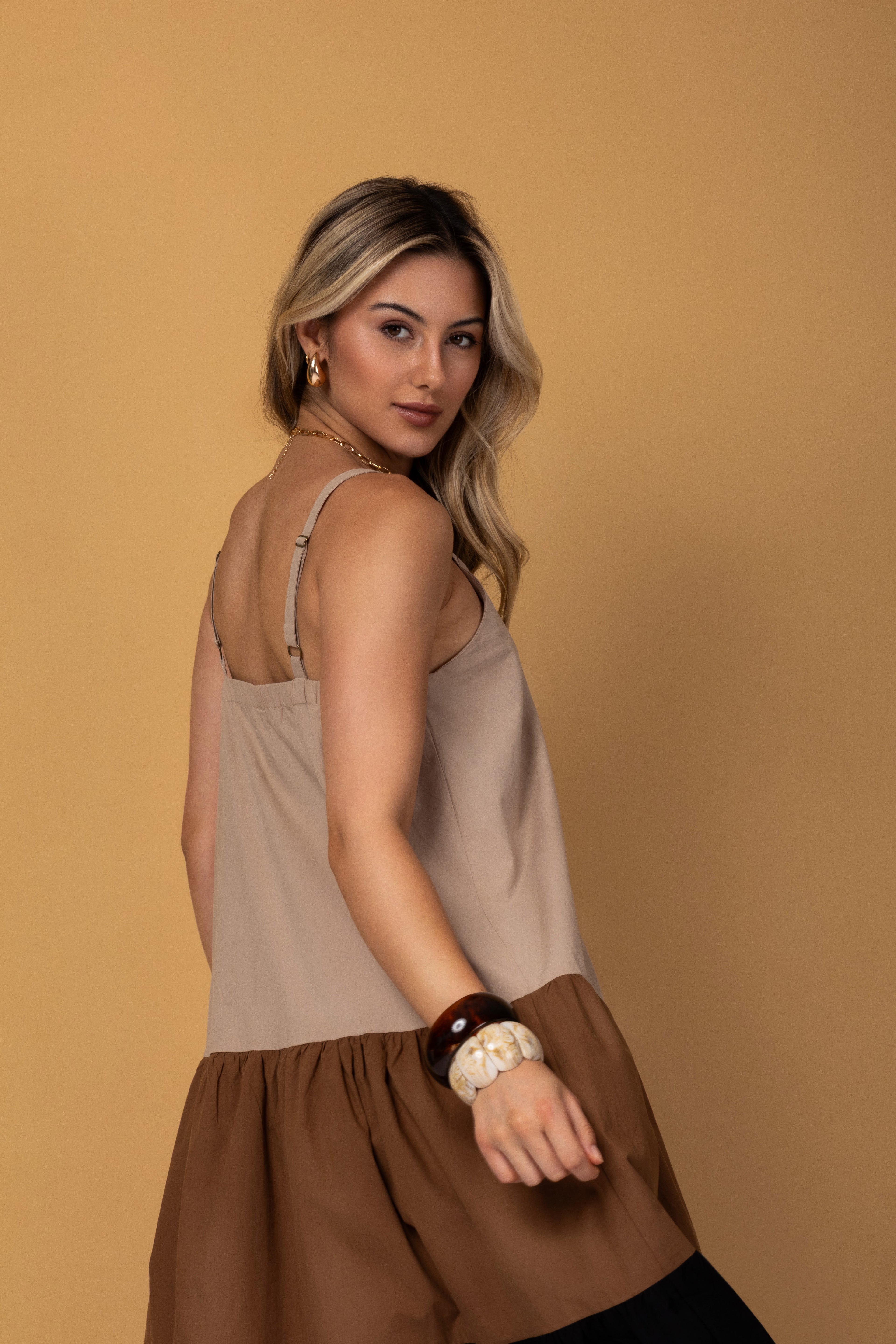 Vestido longo tricolor com alças