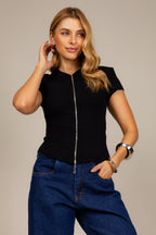 Blusa estruturada com zíper frontal