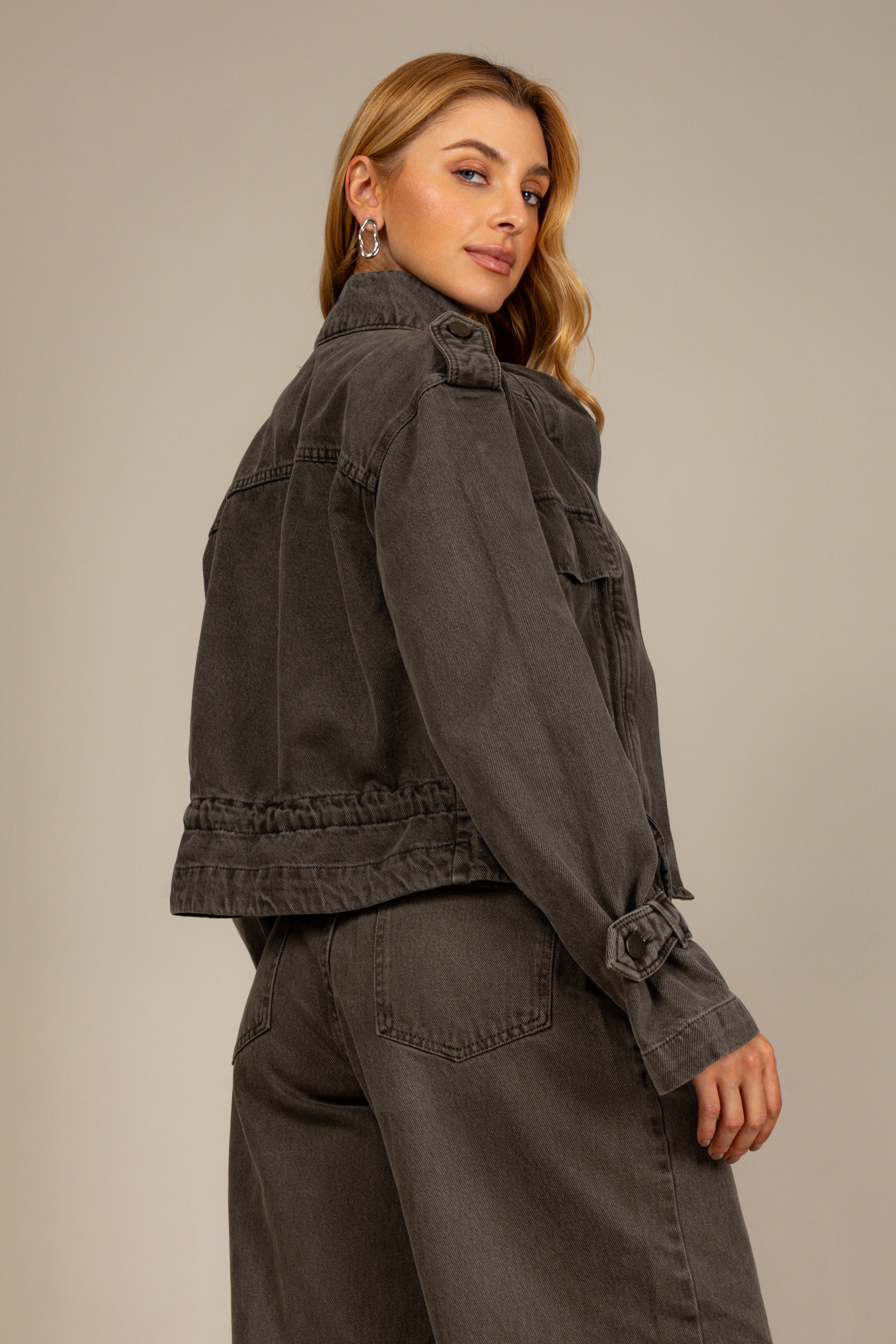 Jaqueta jeans cargo verde militar