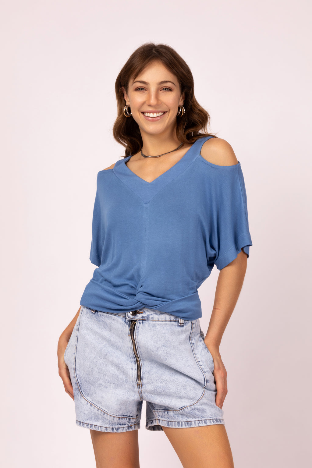 Blusa com recortes no ombro