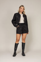 Conjunto de shorts e jaqueta