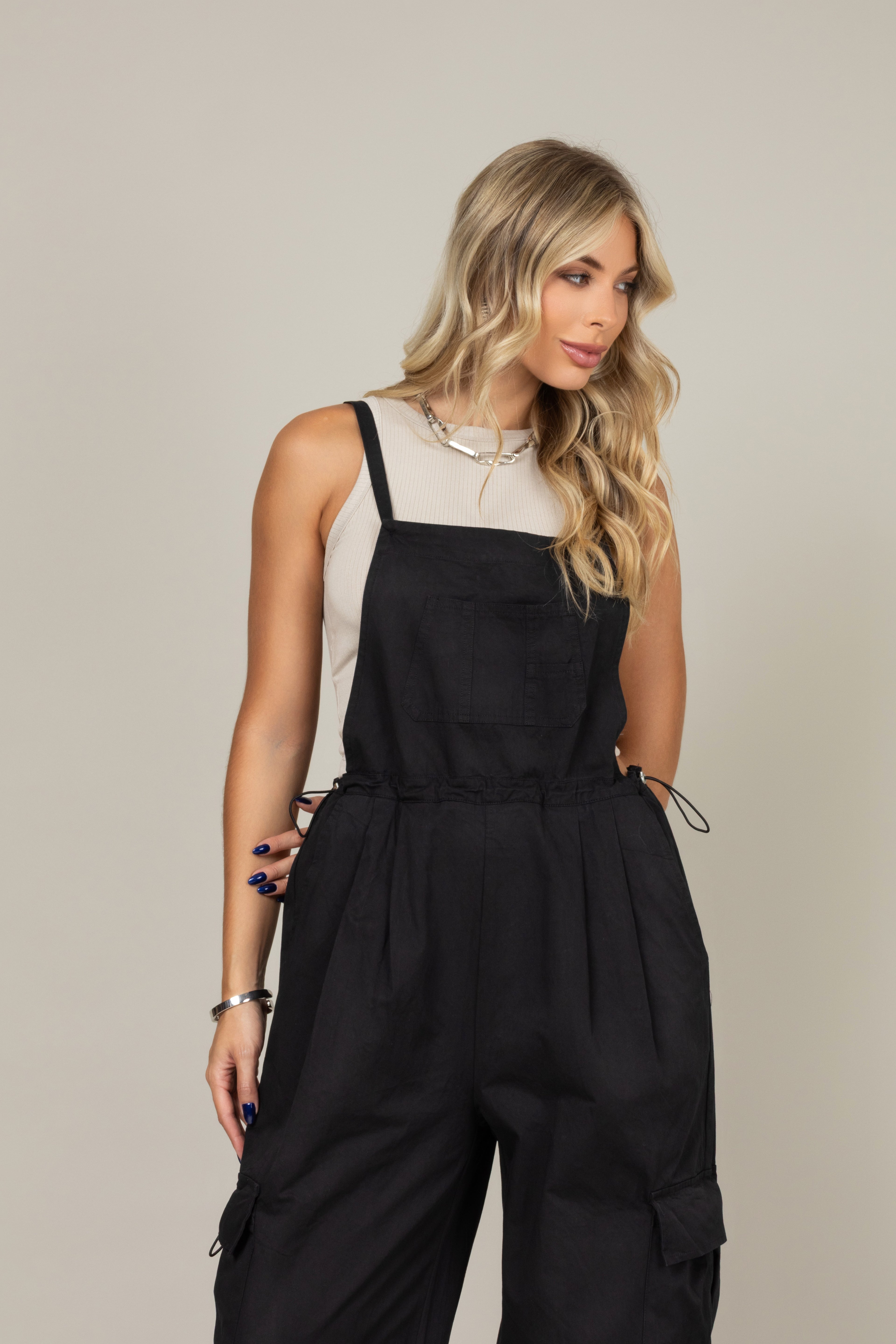 Jardineira com bolso cargo