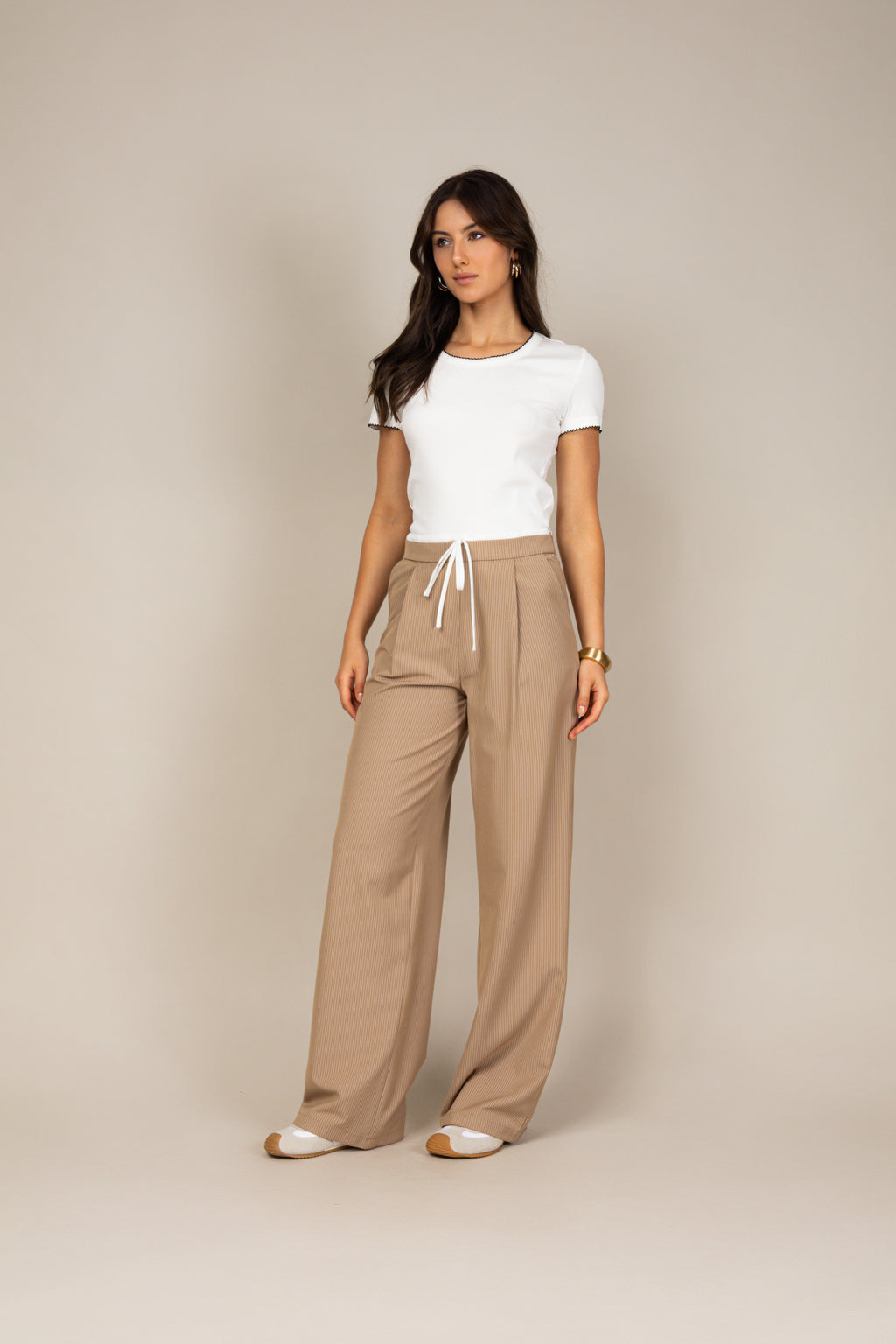 Calça pantalona risca de giz