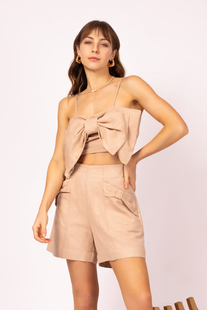 Conjunto de shorts e top de laço